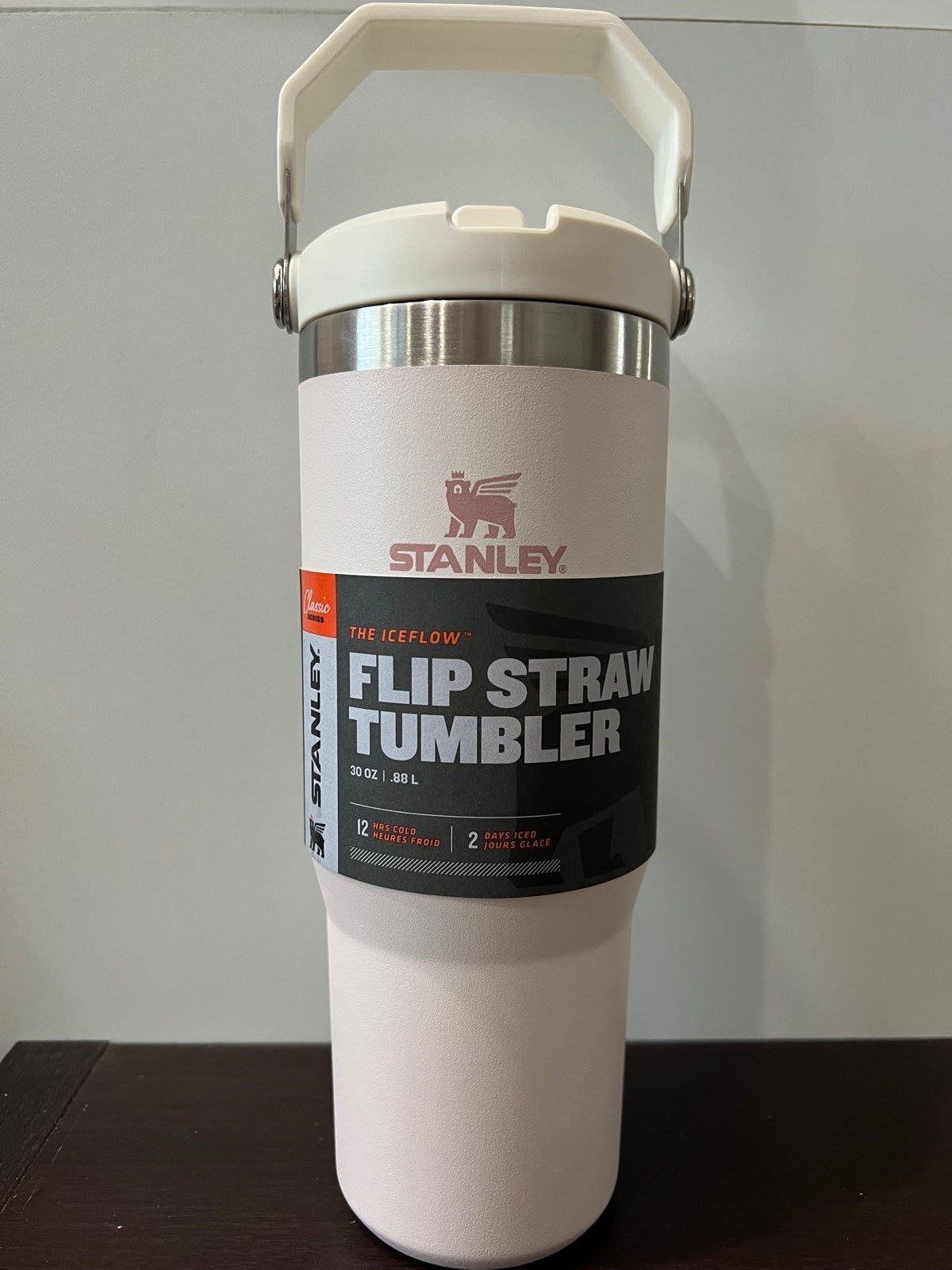 Never used with tag Stanley Iceflow Flip Straw 30oz in Rose Quartz