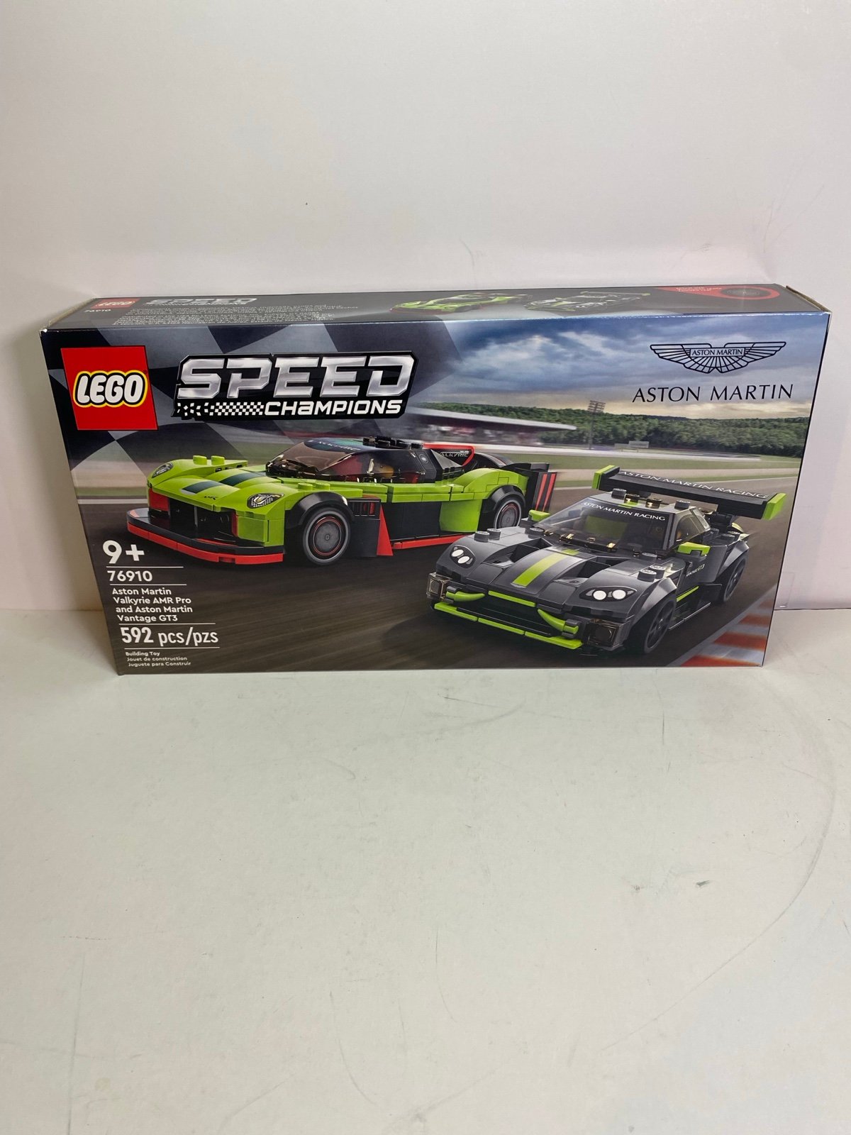 Lego Speed Champions 76910 Aston Martin Valkyrie AMR Pro and Vantage GT3