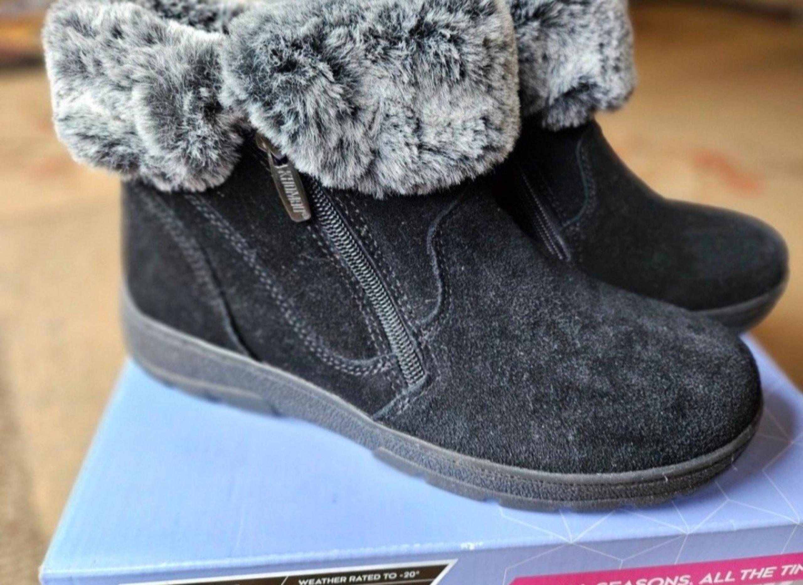Womens Khombu Black Suede Boots