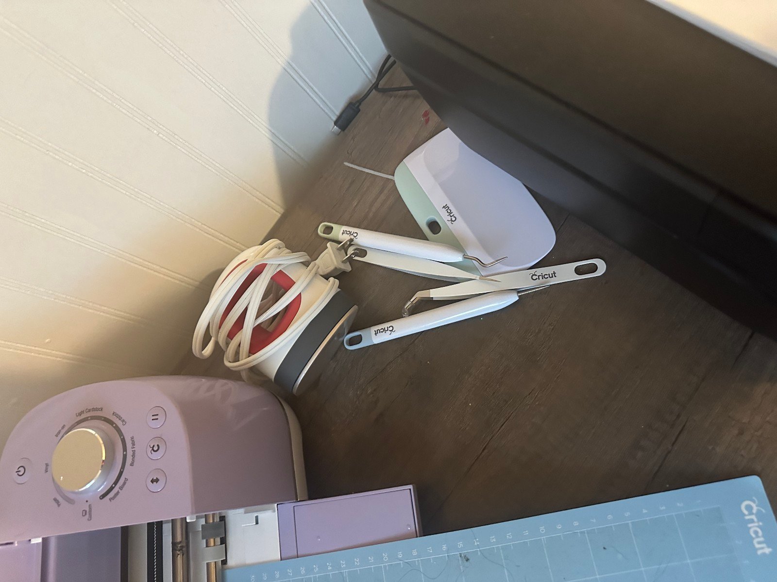 Cricut Explore 2 w/ accessories