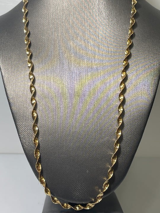 Ladies 14 Karat Yellow Gold Twisted Ribbon Chain