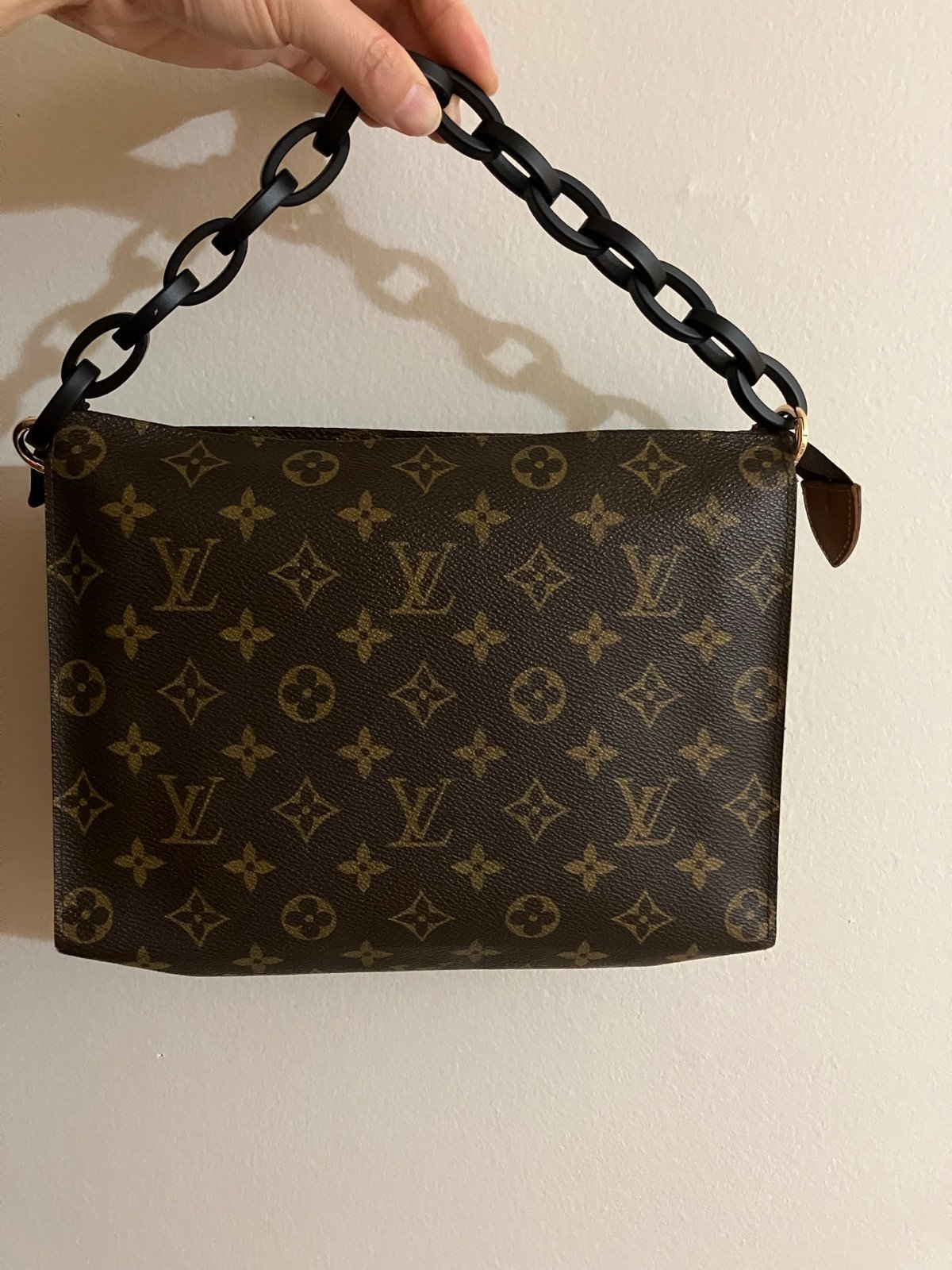 Louis Vuitton Toiletry Pouch Monogram 26 Brown Clutch
