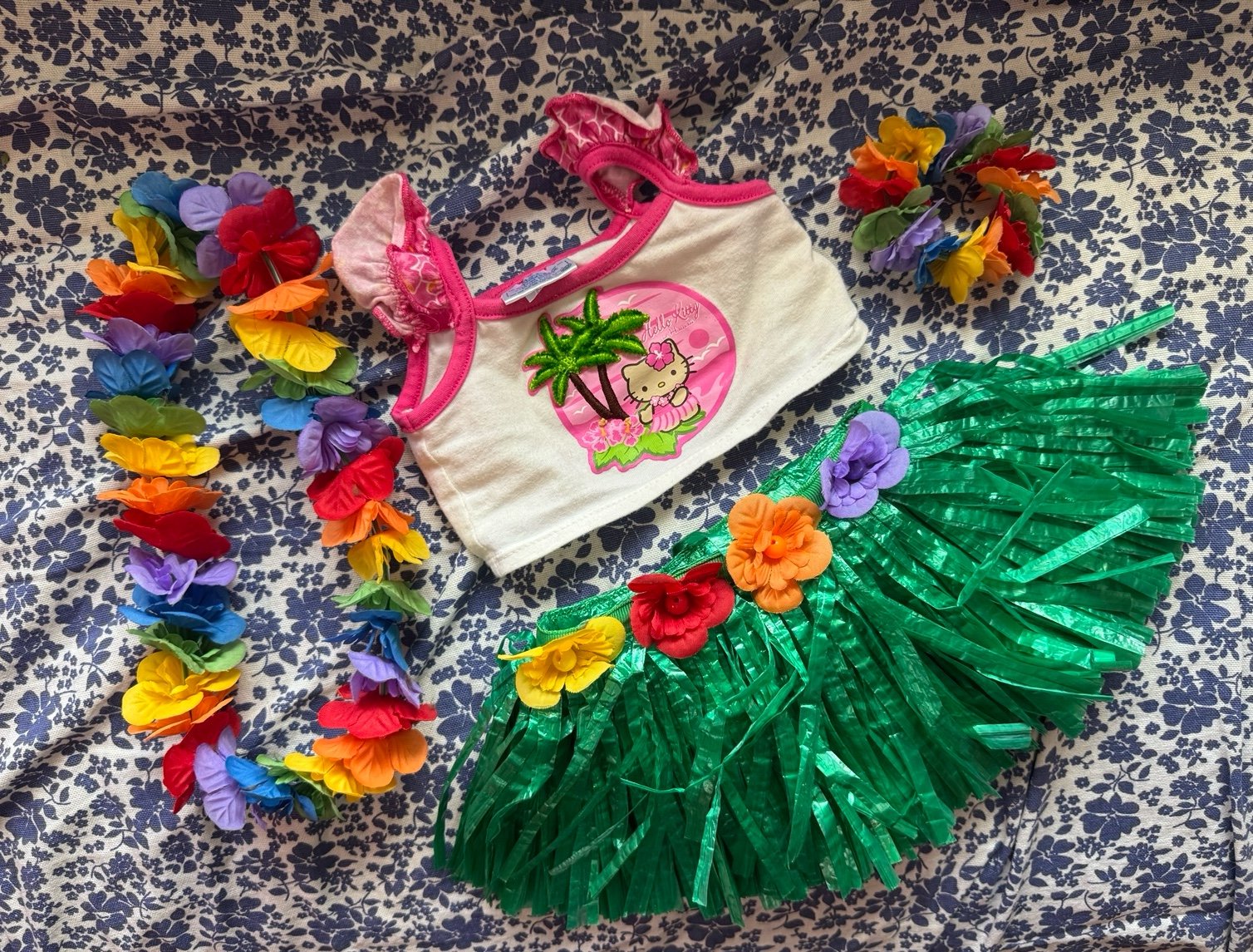 Vintage y2k Sanrio build a bear Hawaiian outfit
