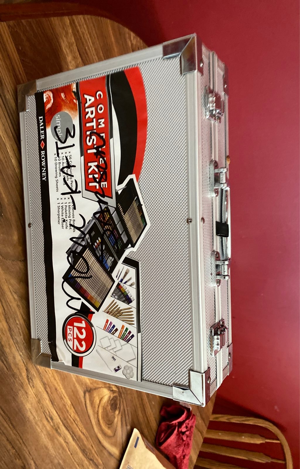 123 piece art kit