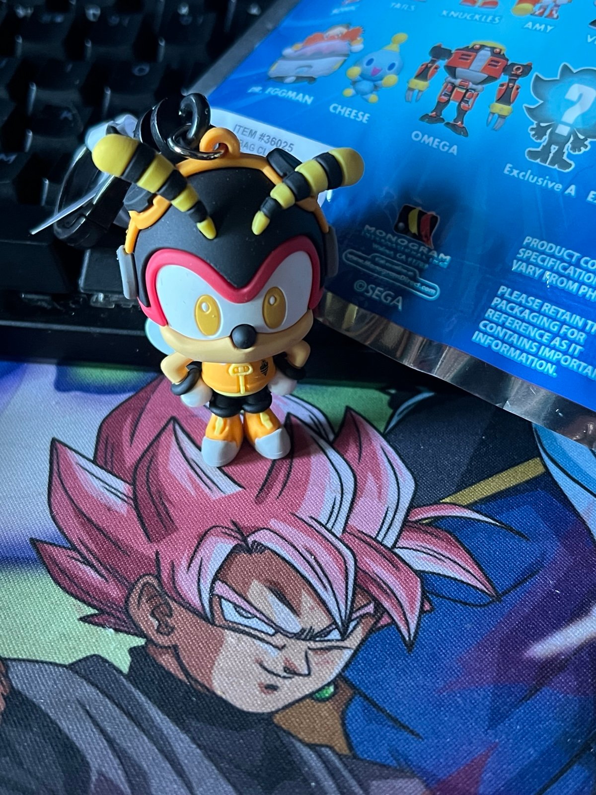Monogram Sonic The Hedgehog Series 3 Charmy Bee CHASE Clip Keychain