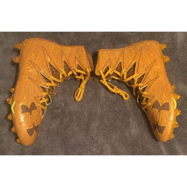 29 UNDER ARMOUR UA Highlight Wood Clutch Fit Molded Football Cleats Size: 10