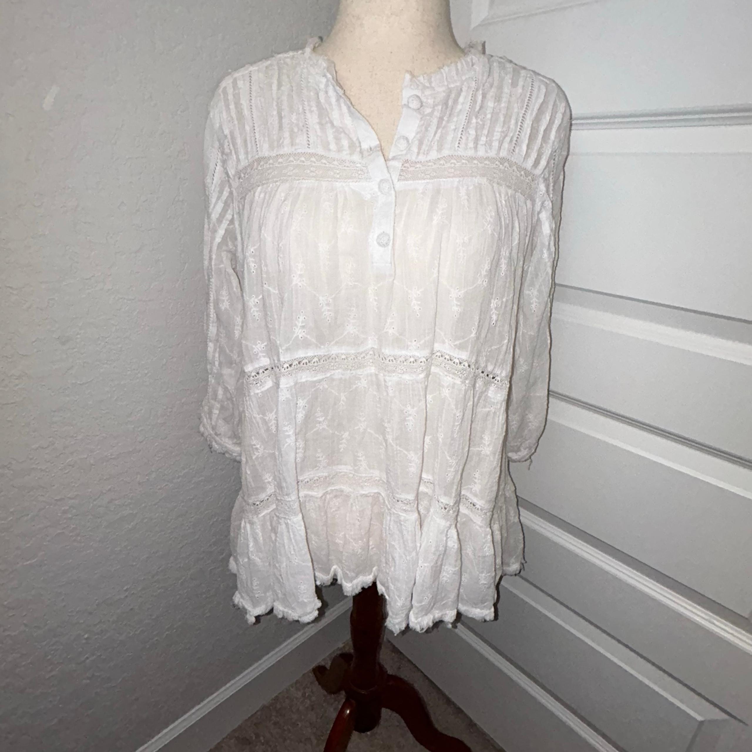 Sundance Eyelet Crochet 1/4 Button Front Bohemian Blouse Shirt Swing Tunic Top