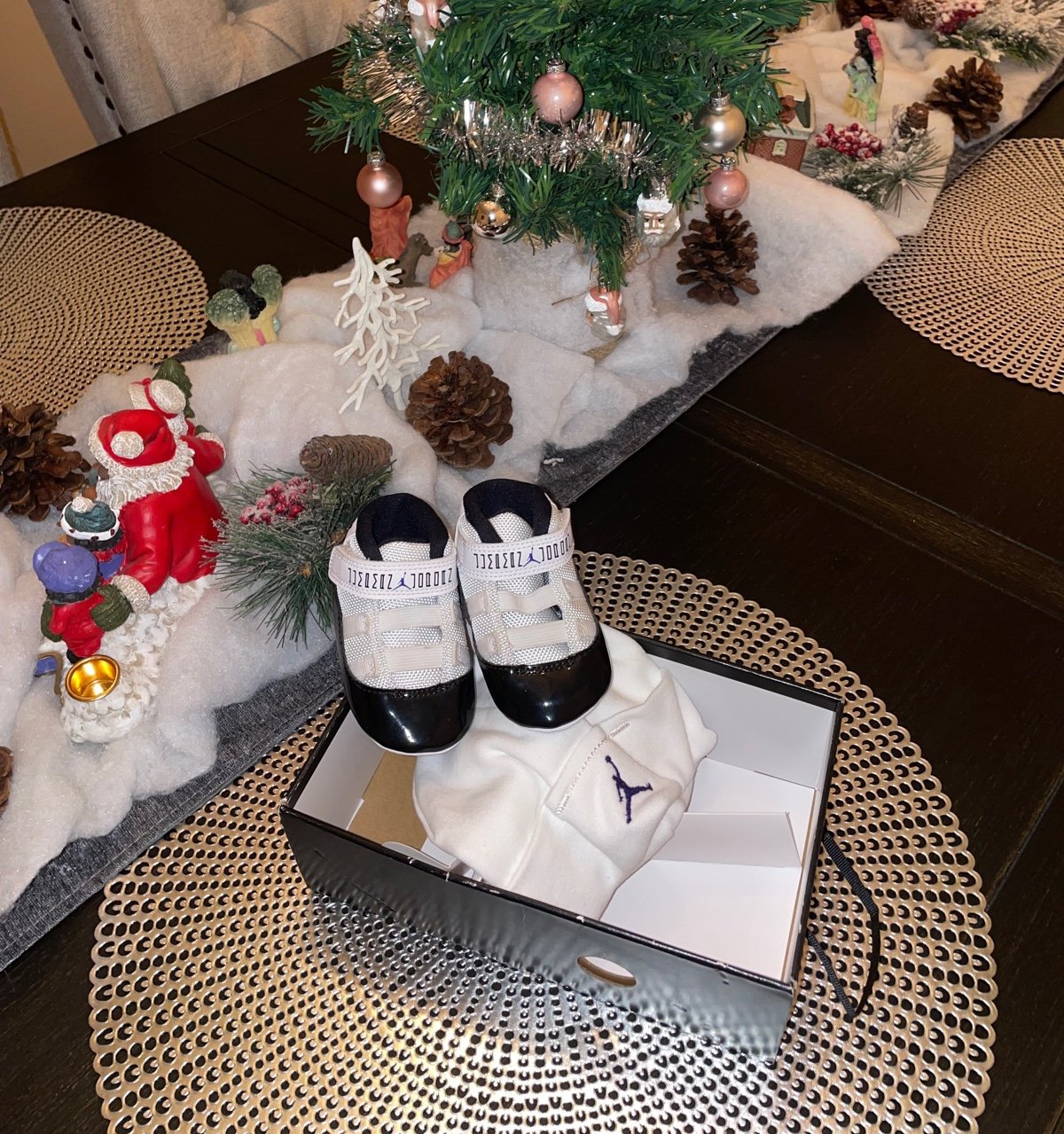 Jordan Concord 11 Hat and Crib Bootie