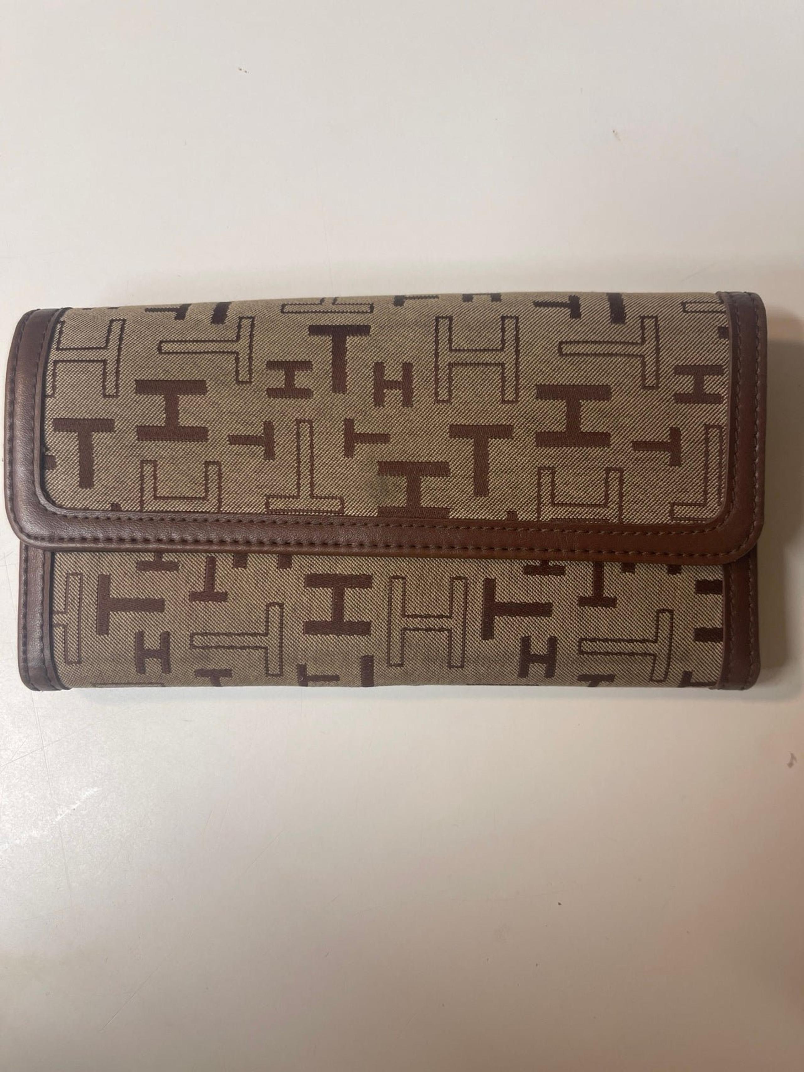 Tommy Hilfiger trifold women’s wallet with checkbook