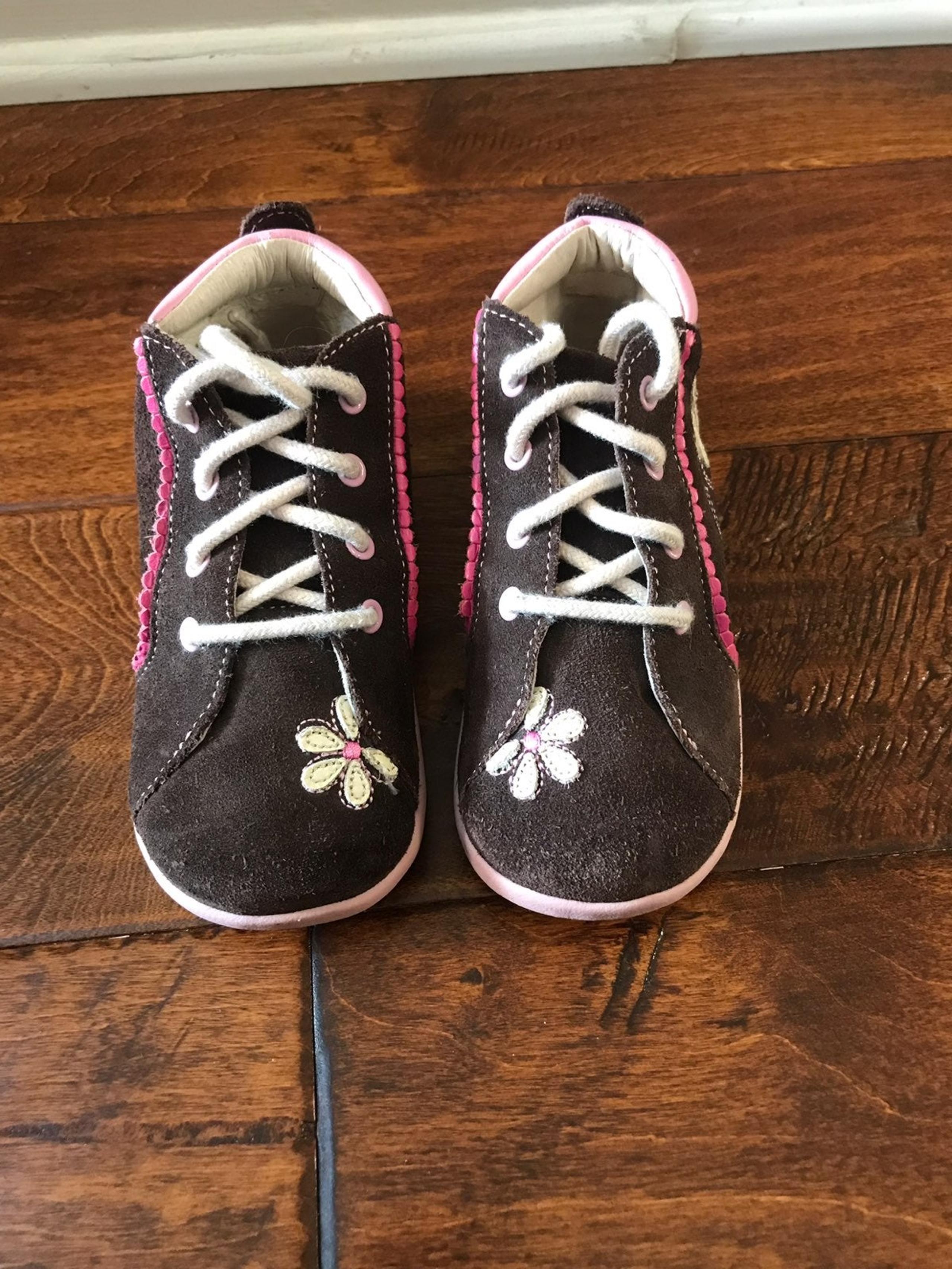 Robeez toddler girls suede boots
