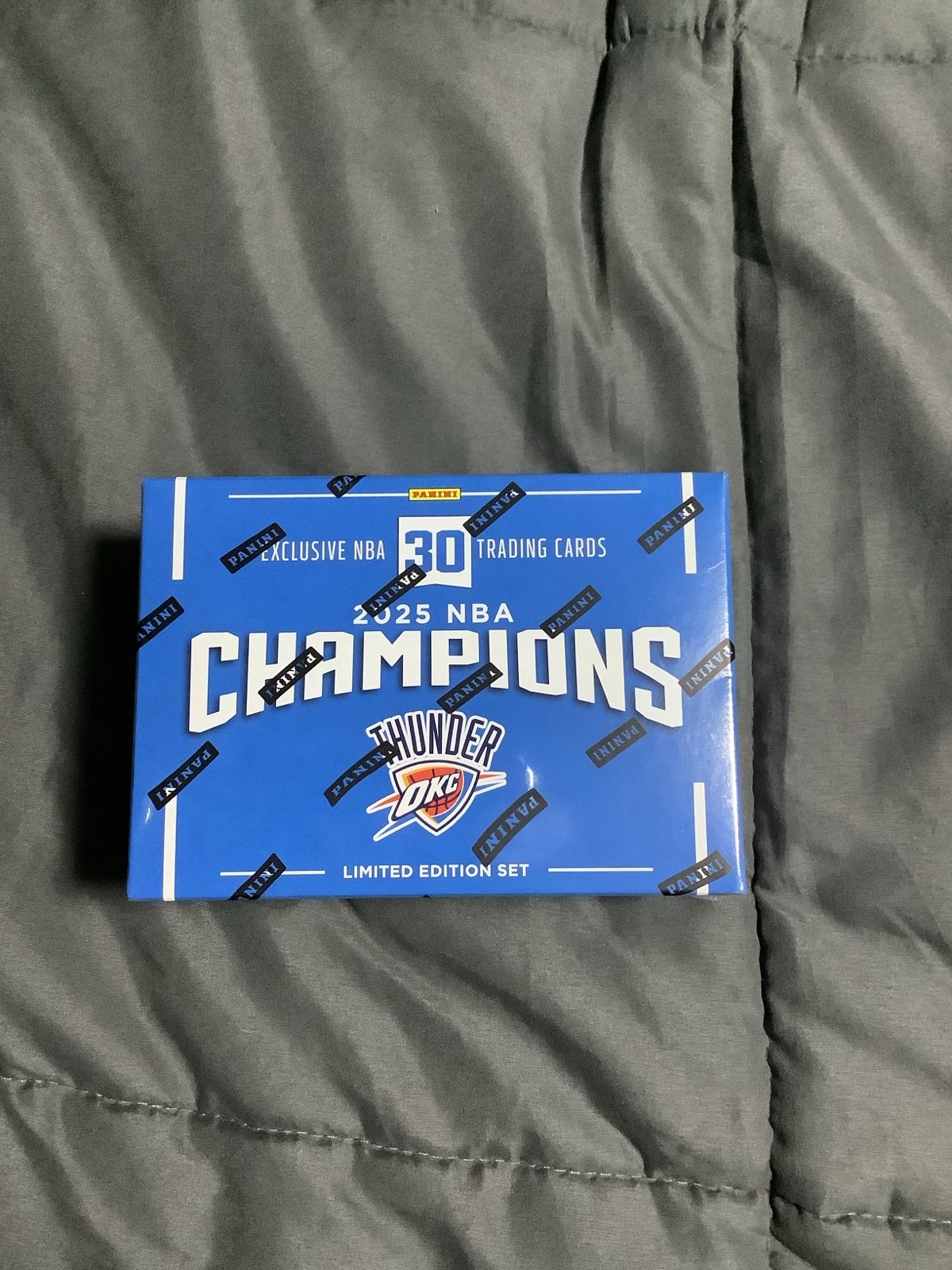 LIMITED EDITION* 
*30-Card* Oklahoma City Thunder * 2025 NBA Champions Box Set*