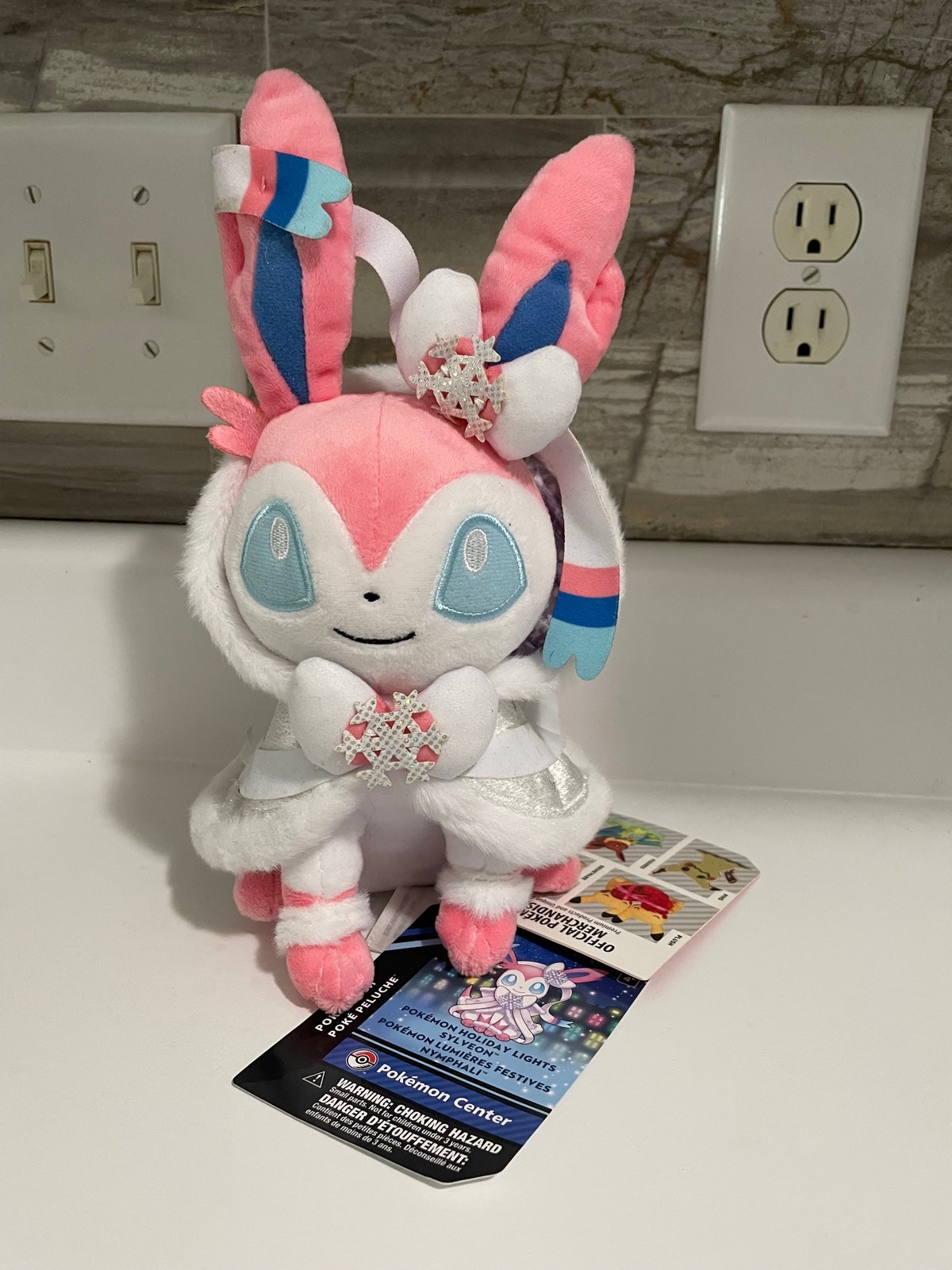 POKÉMON HOLIDAY LIGHTS SYLVEON PLUSH NWT
