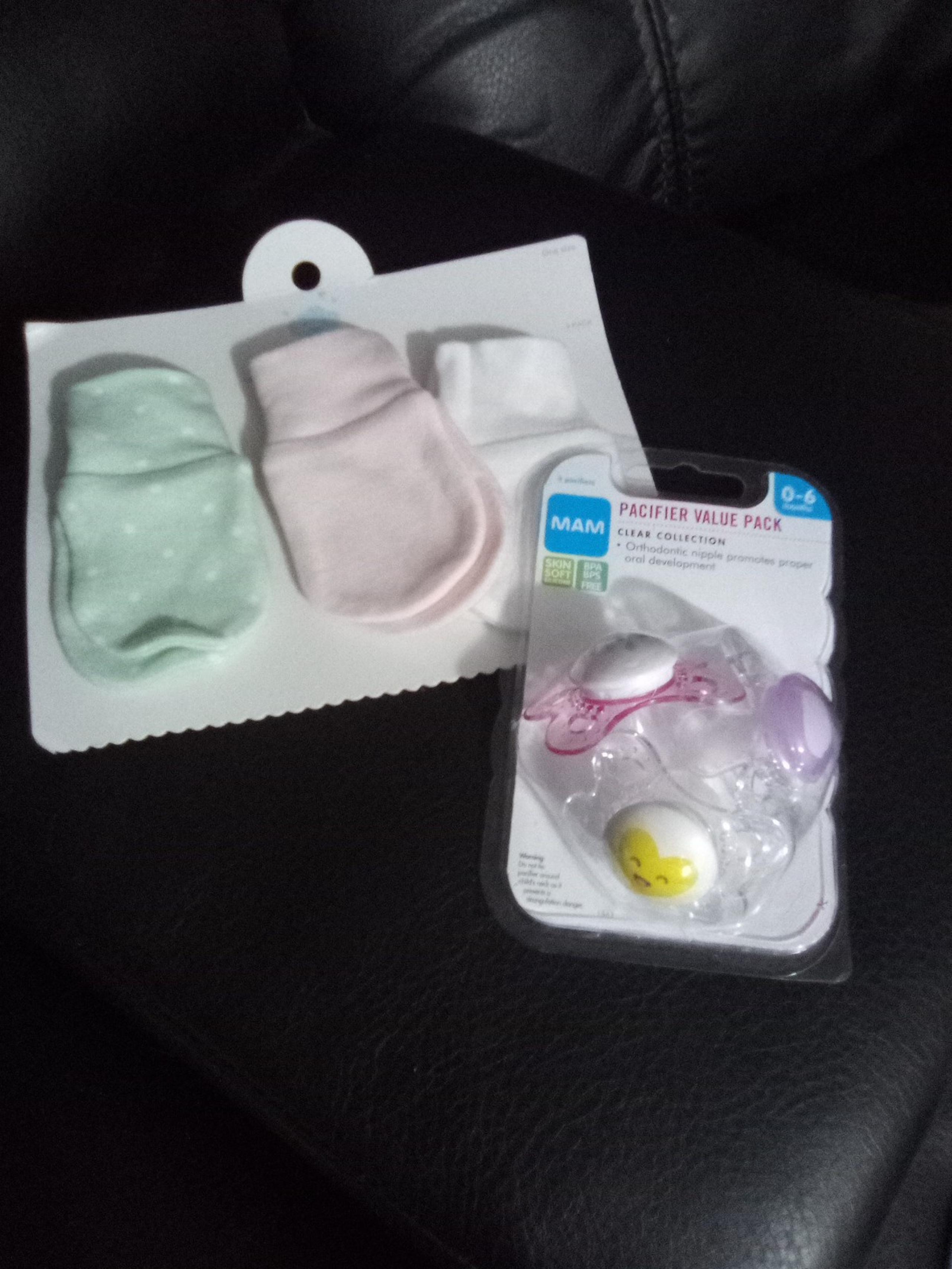 Baby mitten plus Mam pacifier