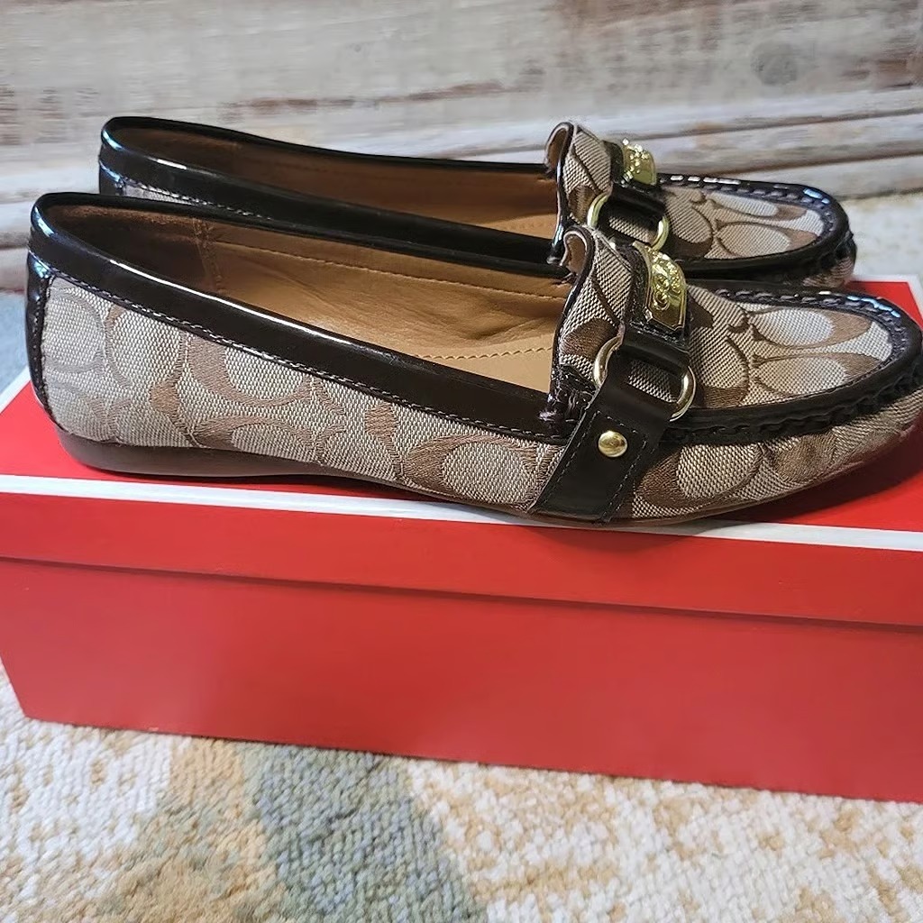 Coach Felisha Signature C Loafers Sise 7.5
