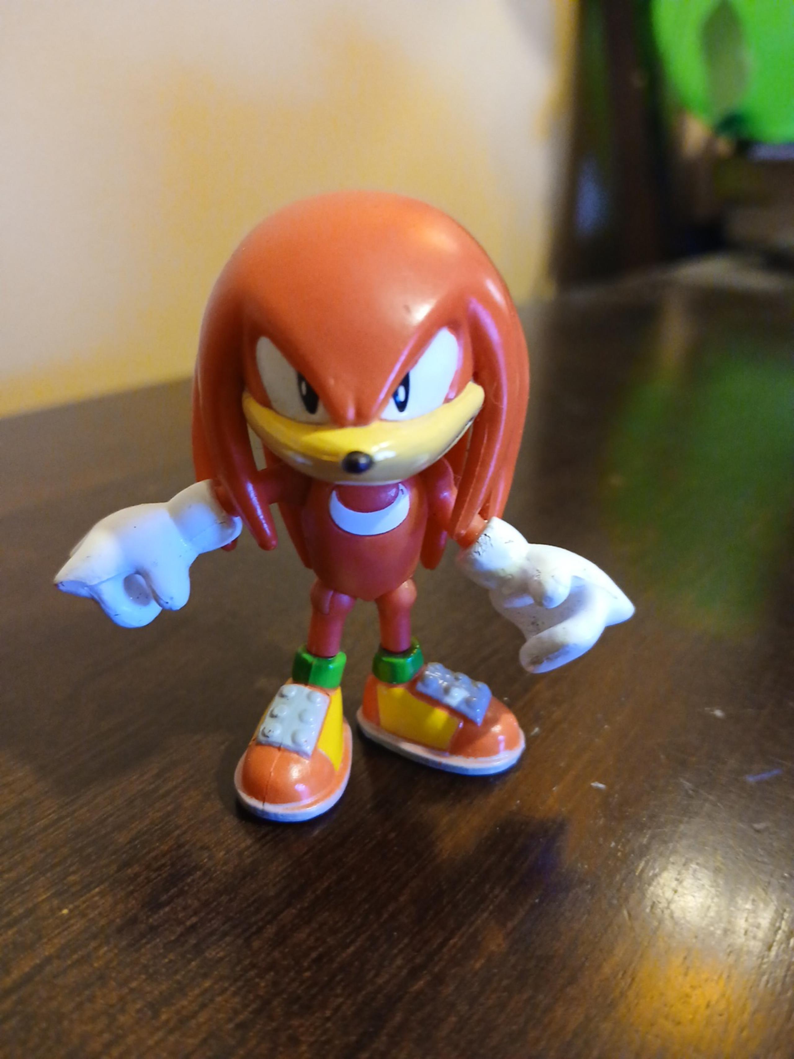 Sega Sonic Action Figure Sonic The Hedgehog Knuckles 2.5” Tomy