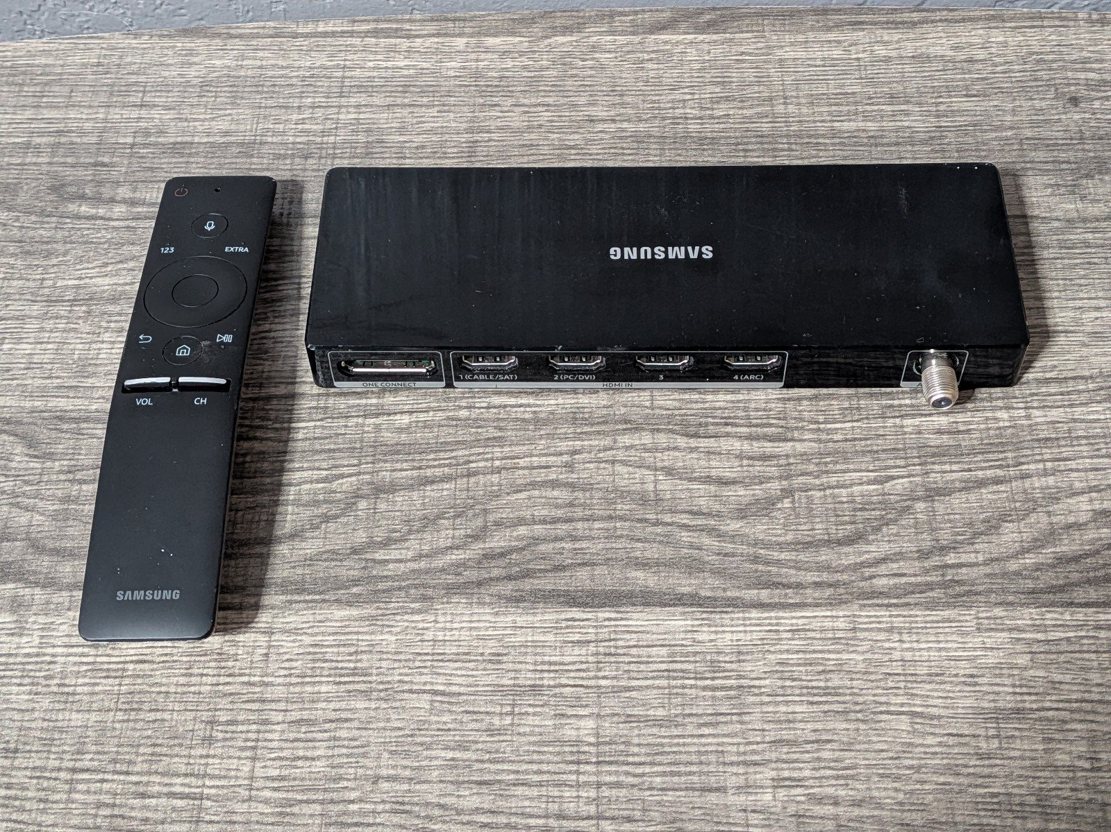 BN91-18201A Samsung One Connect With Voice Remote