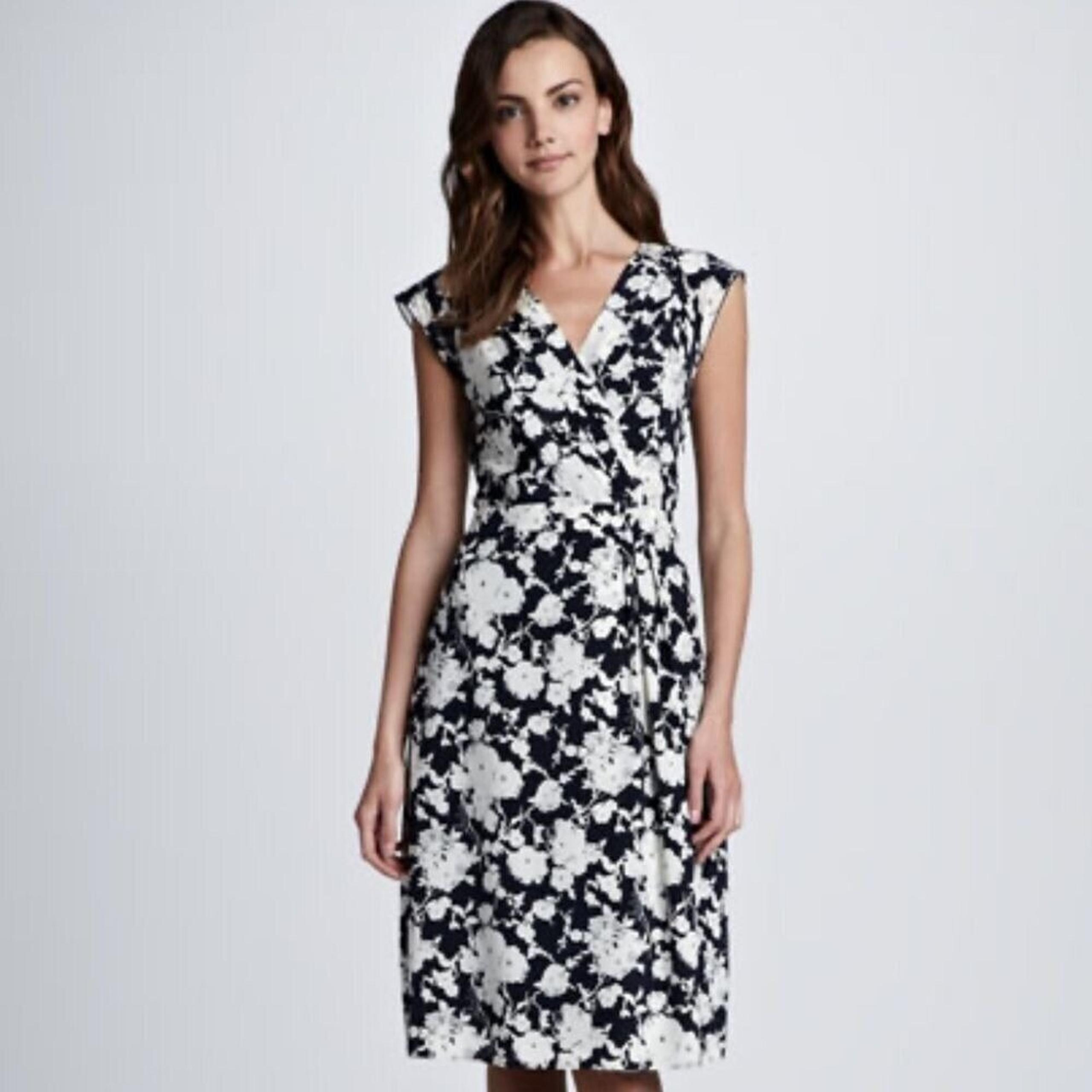 Tory Burch Victoria Floral Print Silk Women's Knee Length Dress Size 8 V-Neck