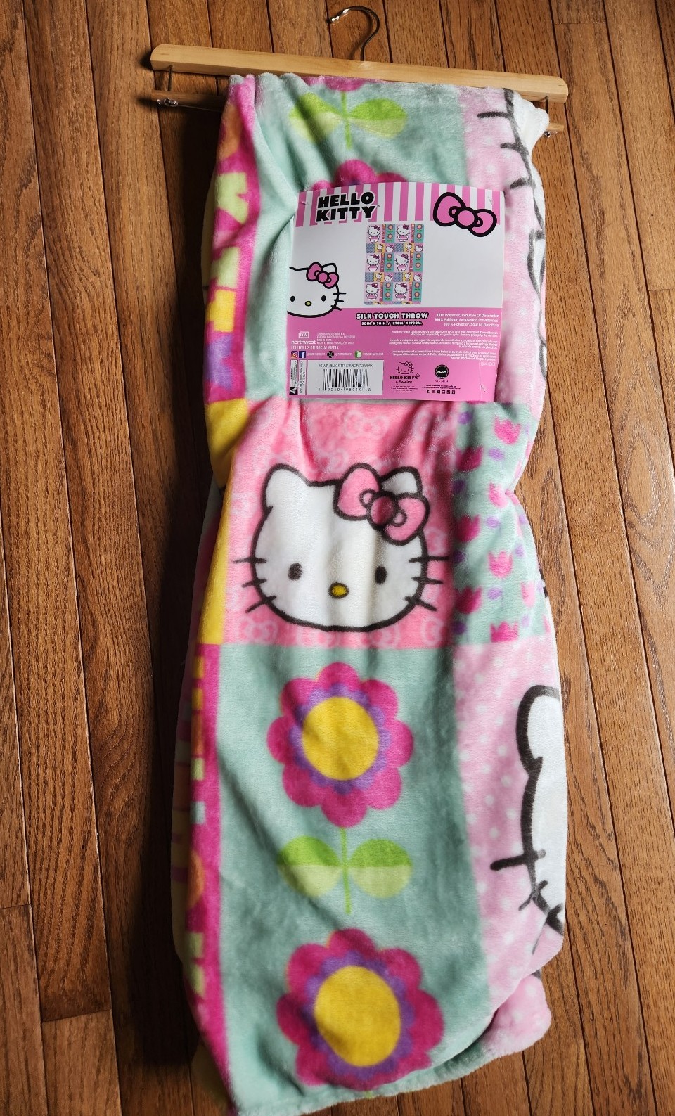 New Hello Kitty Silk Touch Throw Blanket