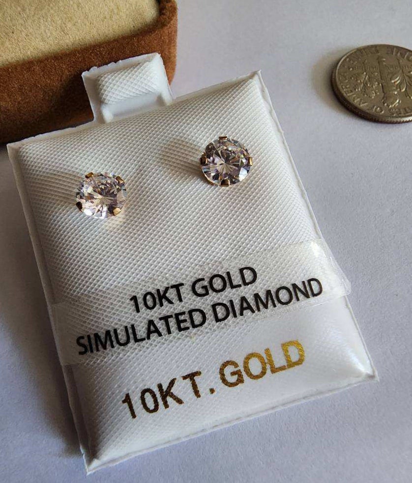 10k solid gold Simulate Diamonds stud earrings 5mm