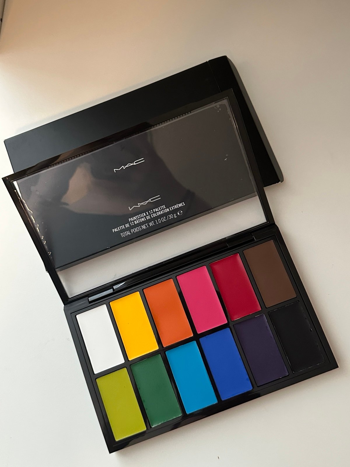 BNIB MAC PAINTSTICK PALETTE *RARE PRO ITEM*