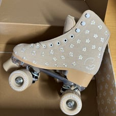 Larroudé x C7skates Raffia & Flower Power Quad Roller Skates - Women’s Size 7