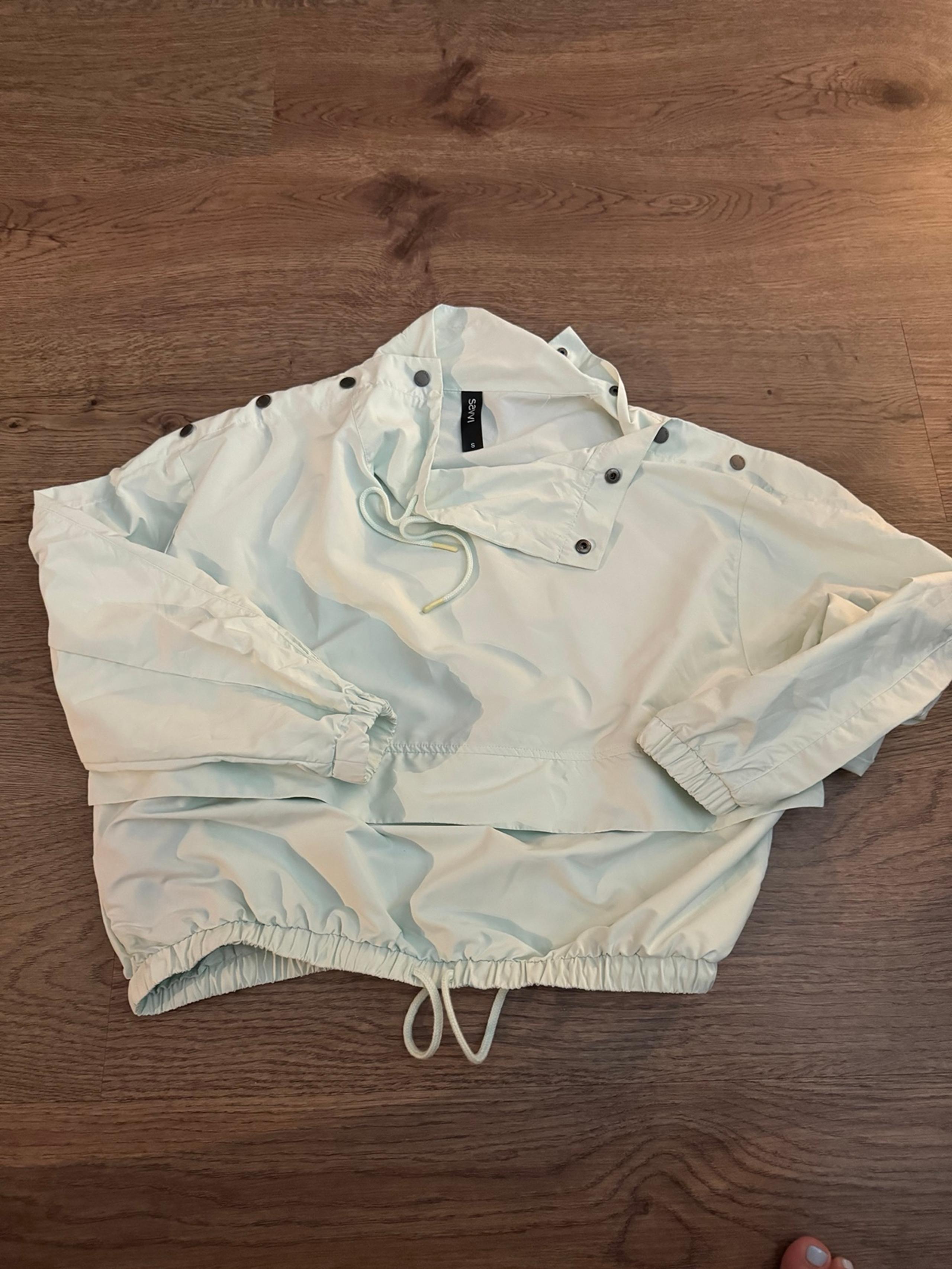 Savvi Windbreaker