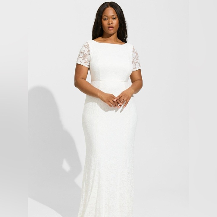 NEW | Torrid Ivory Lace Short Sleeve Fit & Flare Wedding Dress | Women’s Size 20