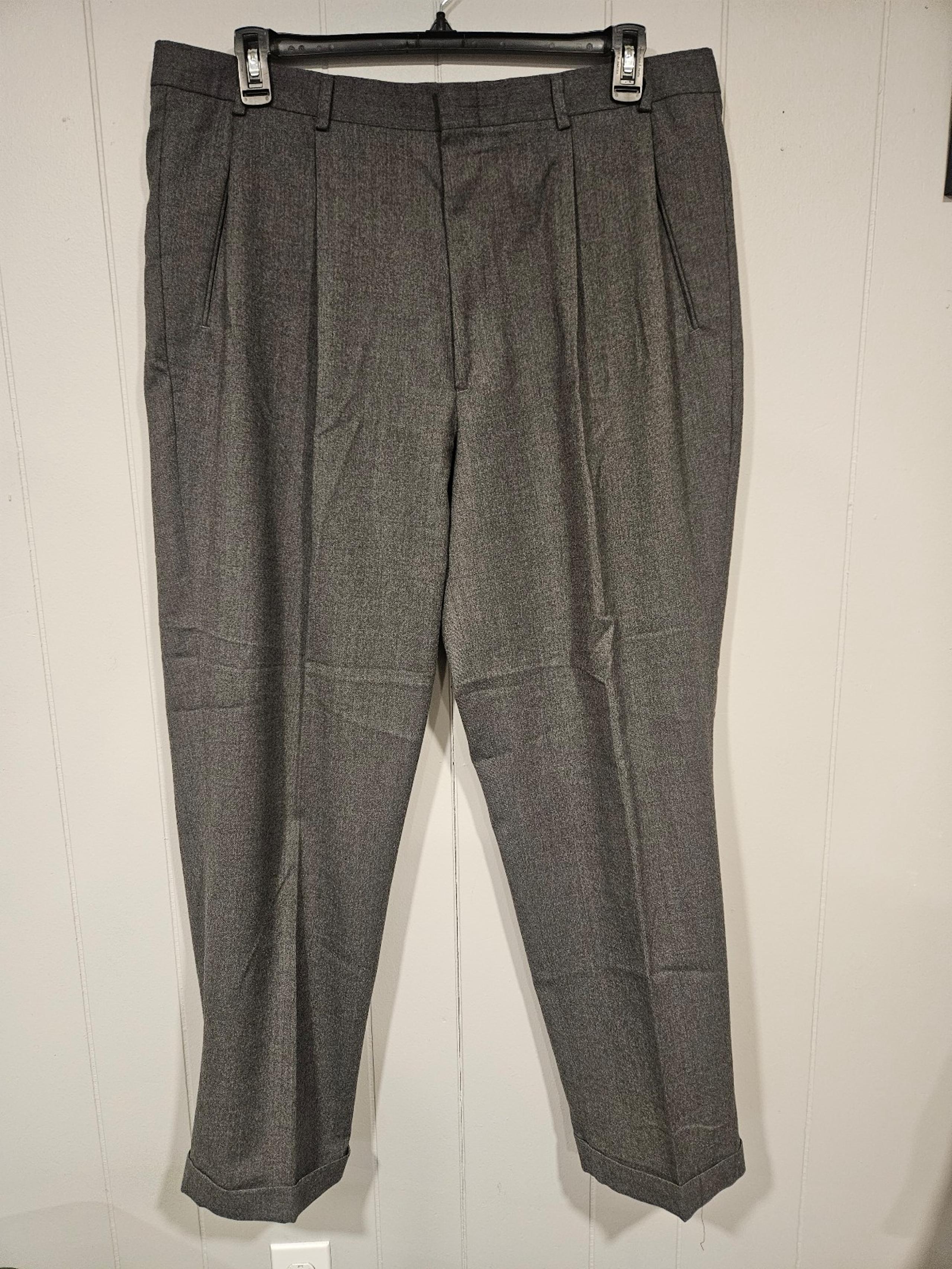 Dockers Dress Slacks Mens 38x33 Dark Gray Pleated Front Pants Wool Blend Dacron