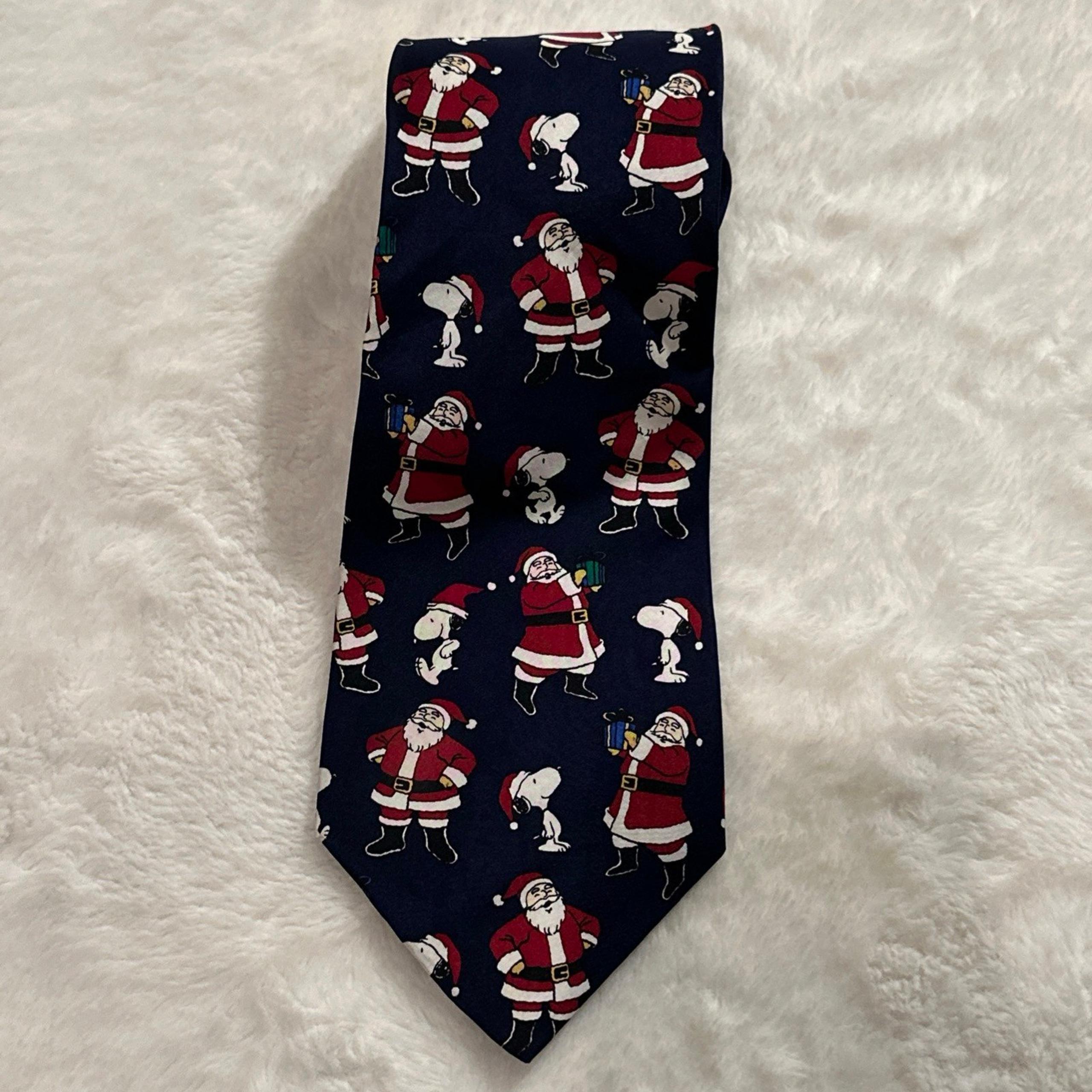 Peanuts Christmas Tie “Hang’n With Santa”