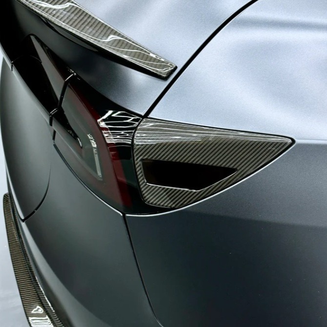NEW 2020-2023 TESLA MODEL Y / 2017-2023 MODEL 3 REAL CARBON FIBER CHARGE PORT