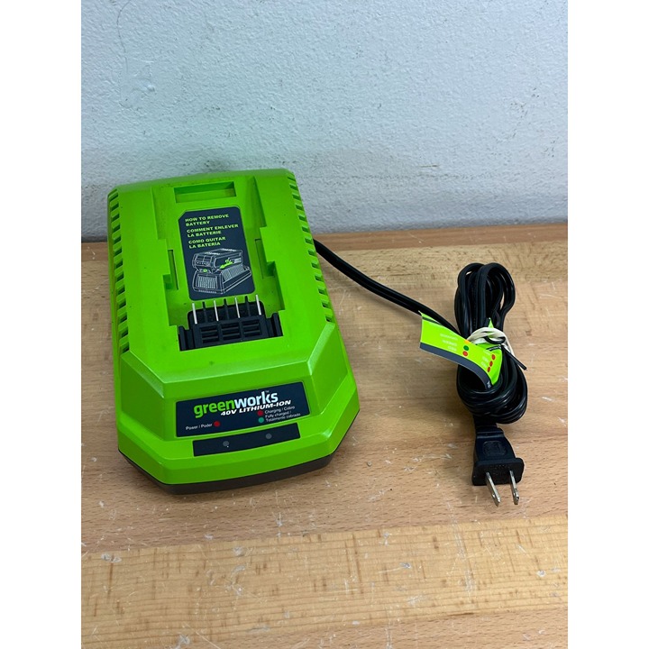 GreenWorks 29482 G-MAX 40V Lithium-ion Battery Charger - Green
