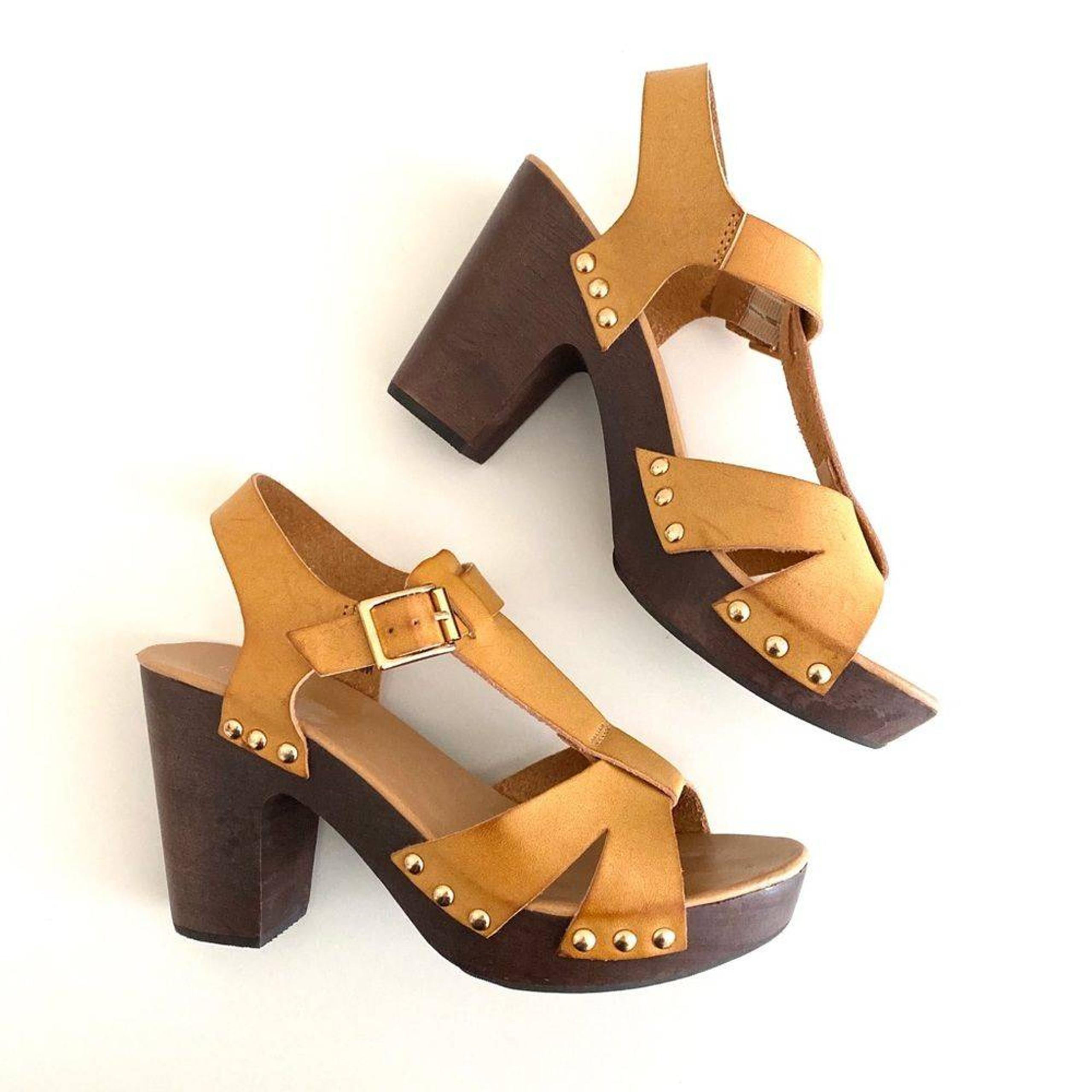 NWOB Camel Tan Leather Clog Heels 6.5