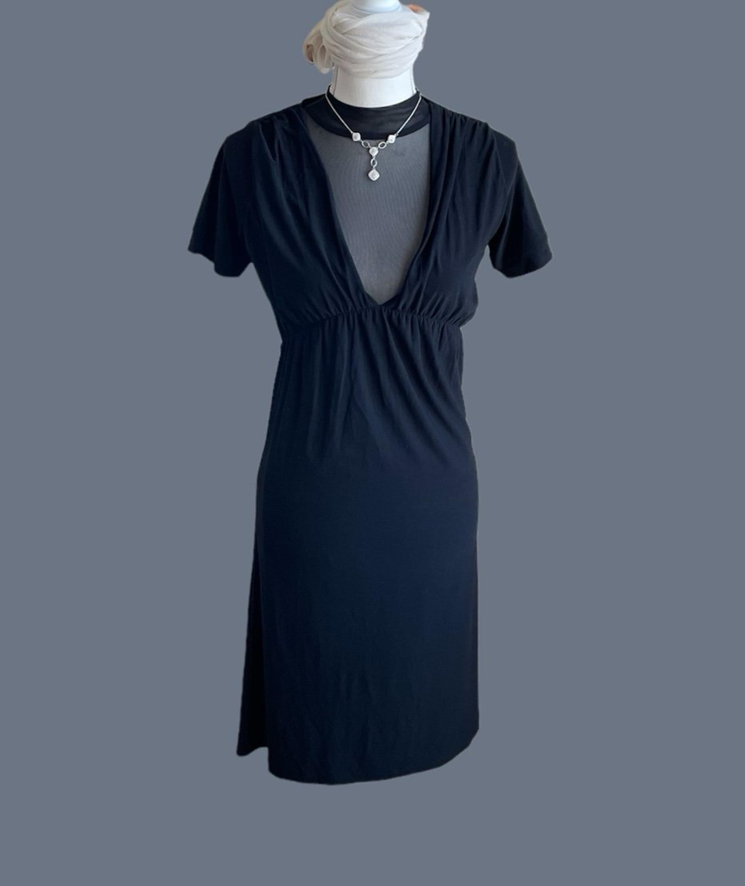 Vintage ruched v-neck flattering dress