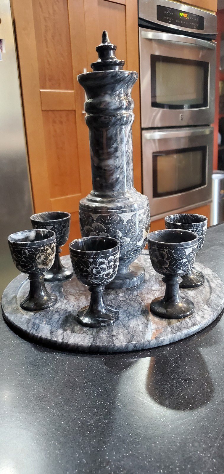 Beautiful Vintage Black and Gray Marble Decanter w /5 glasses