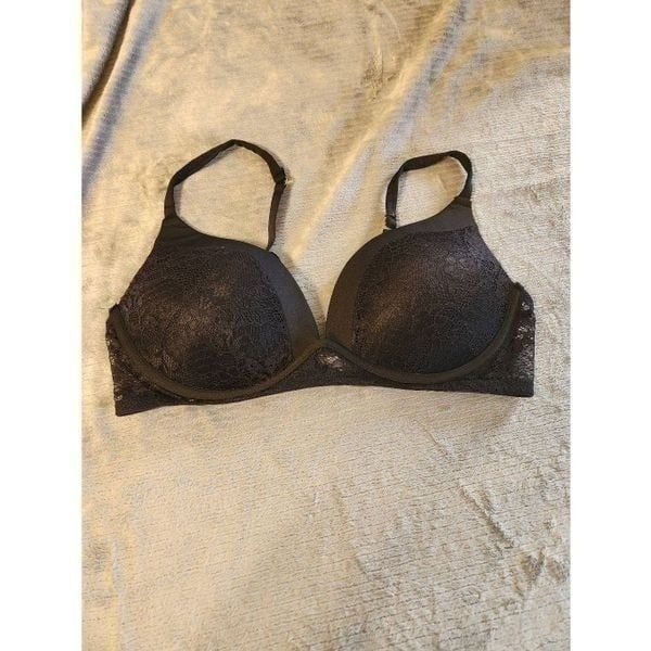 French Connection Size 38B Padded Wireless Lace Tshirt Bra Black