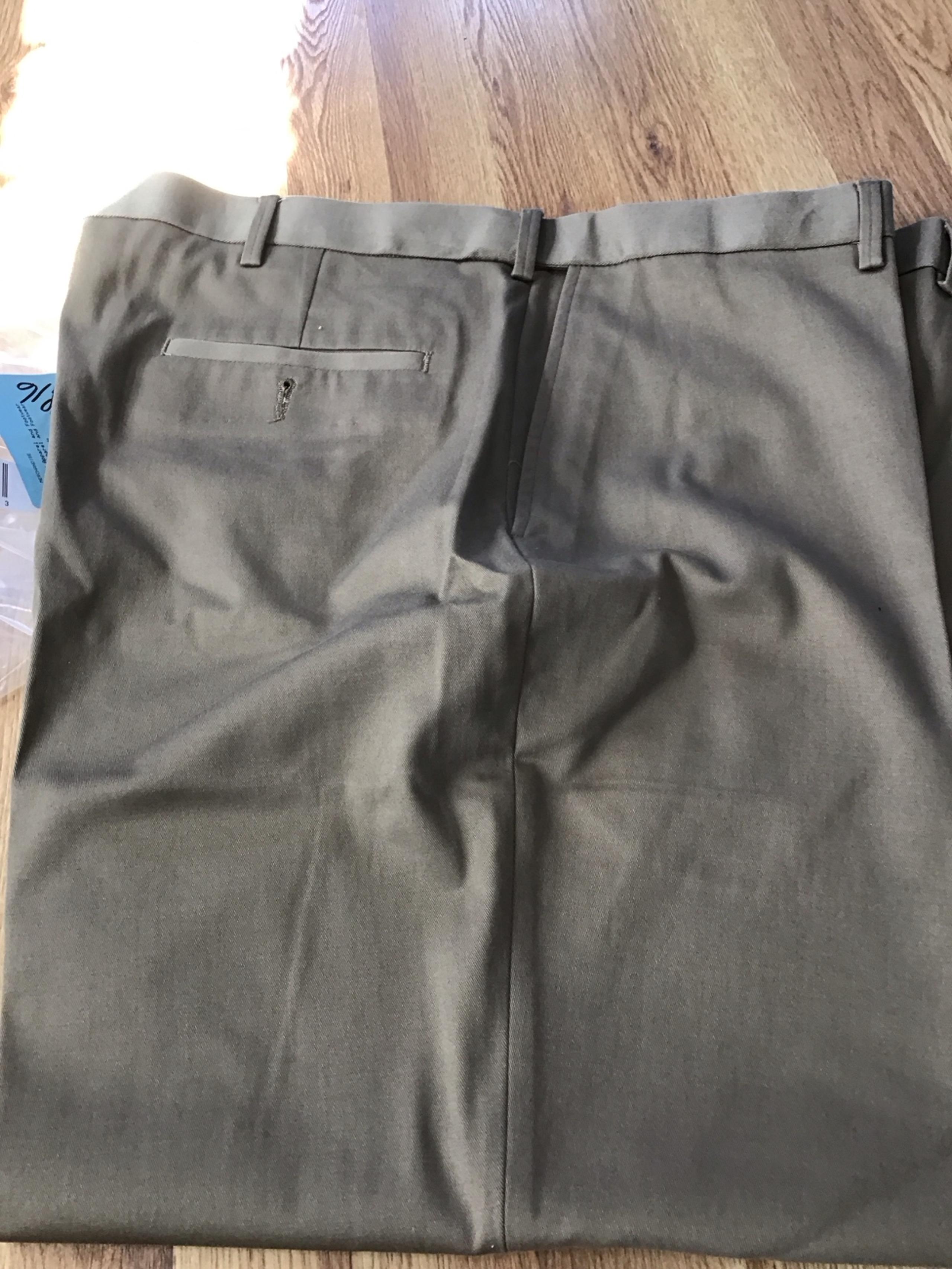 Haggar men’s classic fit premium no iron khaki, nwot, 44x29