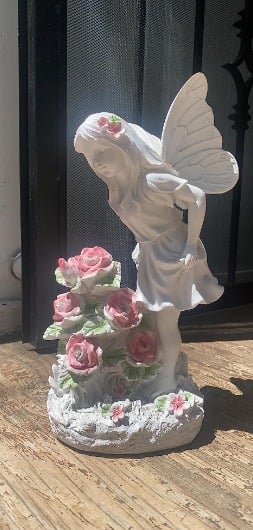 Garden Figurines Angel Garden Statue Outdoor Decor Solar Powered Resin Sculpture