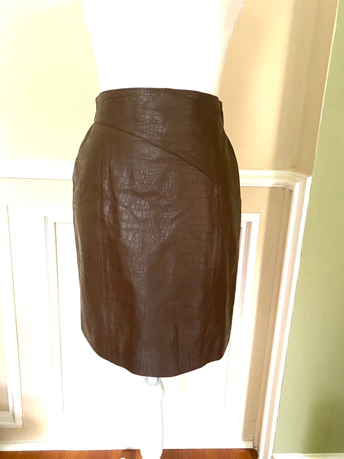 VINTAGE Toff’s Brown Croc Embossed Leath