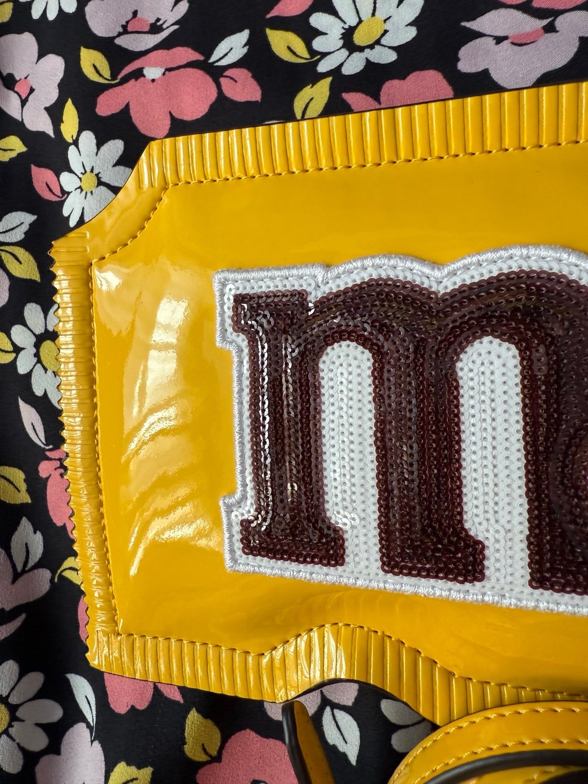 【Kate Spade】★バッグ★ M&M's Embellished Patent Bag M&M's X Kate Spade New York Embellished 3 D Crossbody | Kate