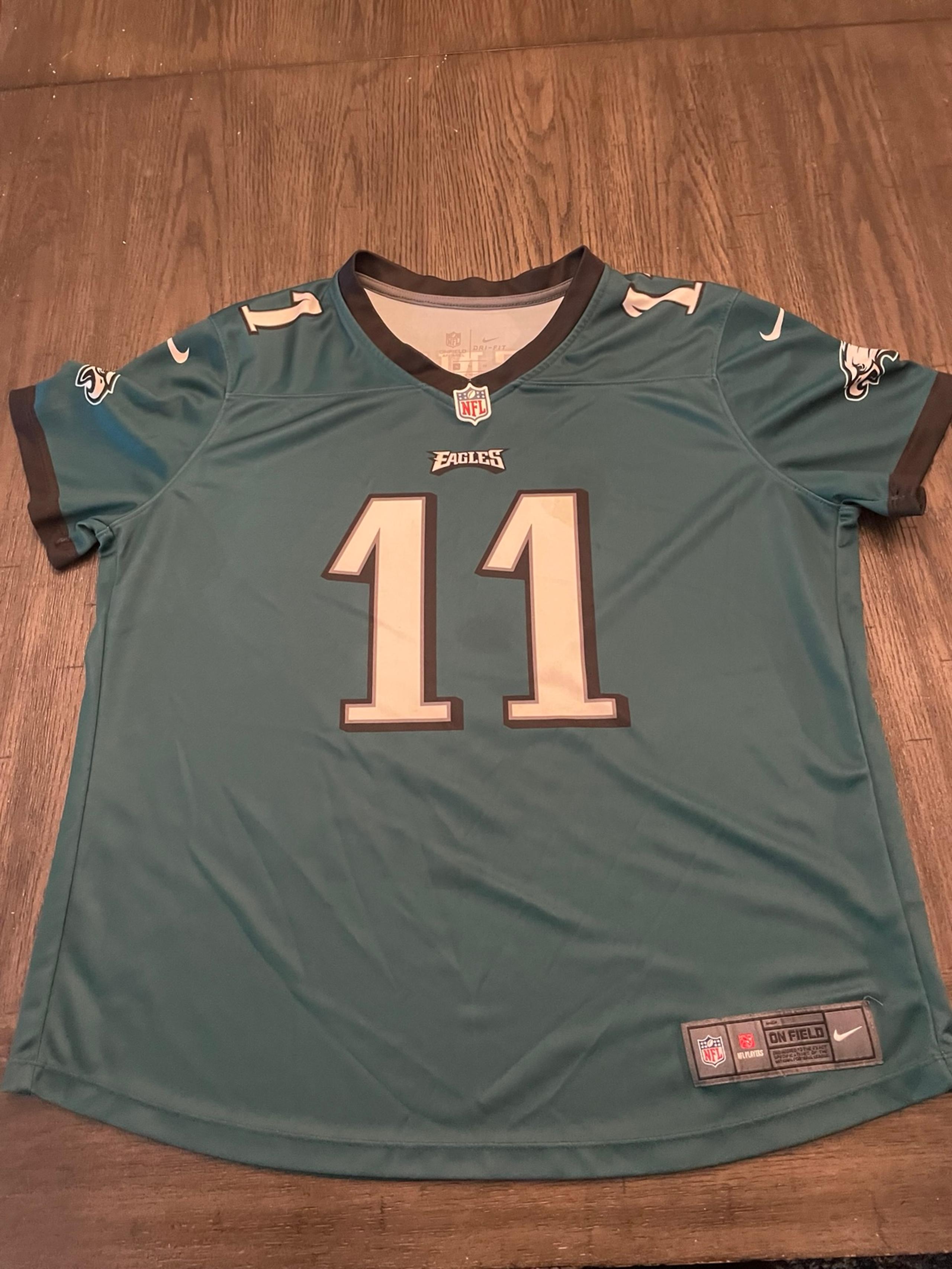 Carson Wentz #11 Nike dry fit jersey women’s medium great condition