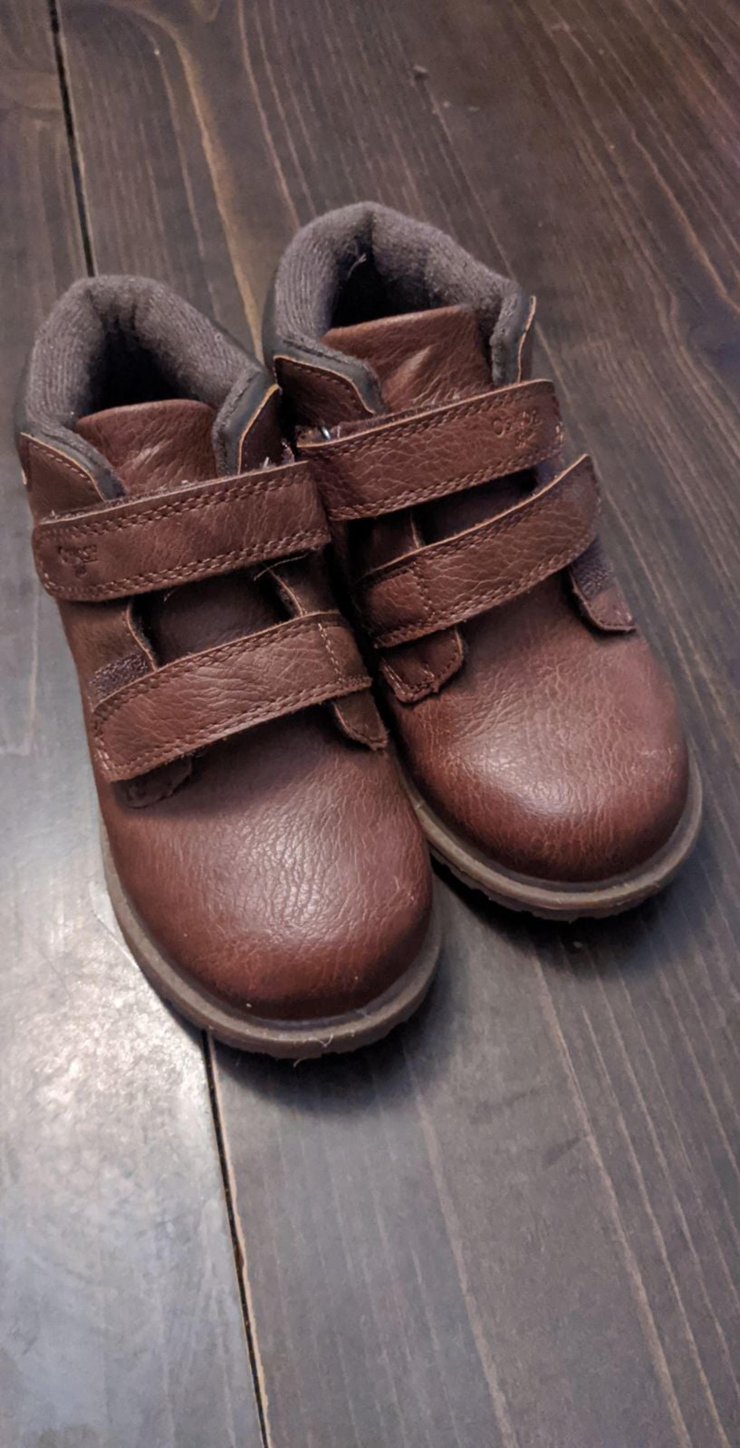 Boys shoes size 11 OshKosh B'Gosh