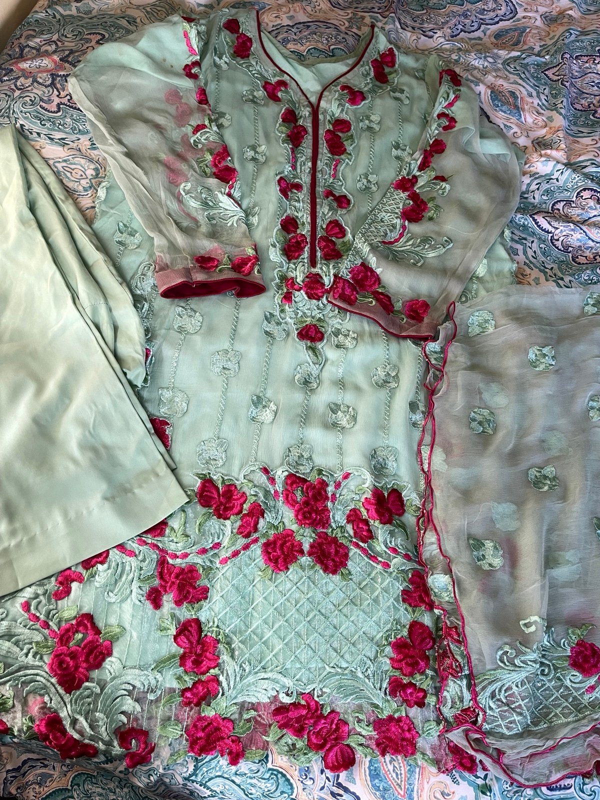 Mina Hassan Pakistani chiffon Salwar Kameez bust 44