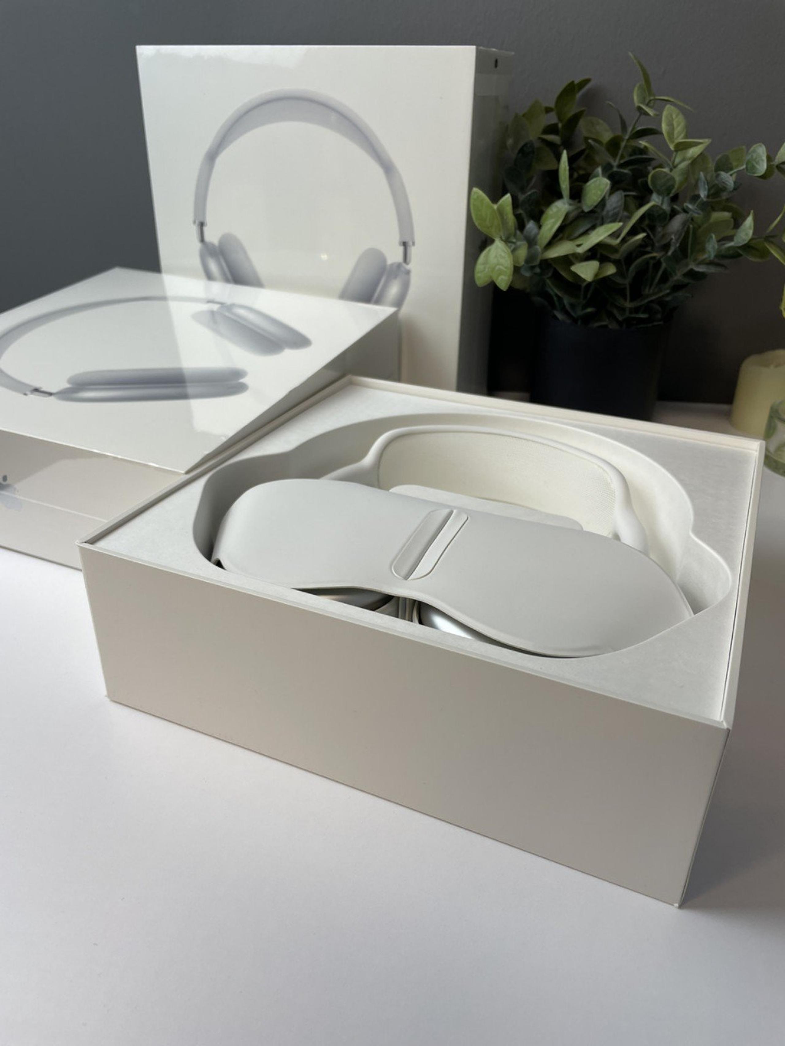 Apple Max Headphones Grey (White)