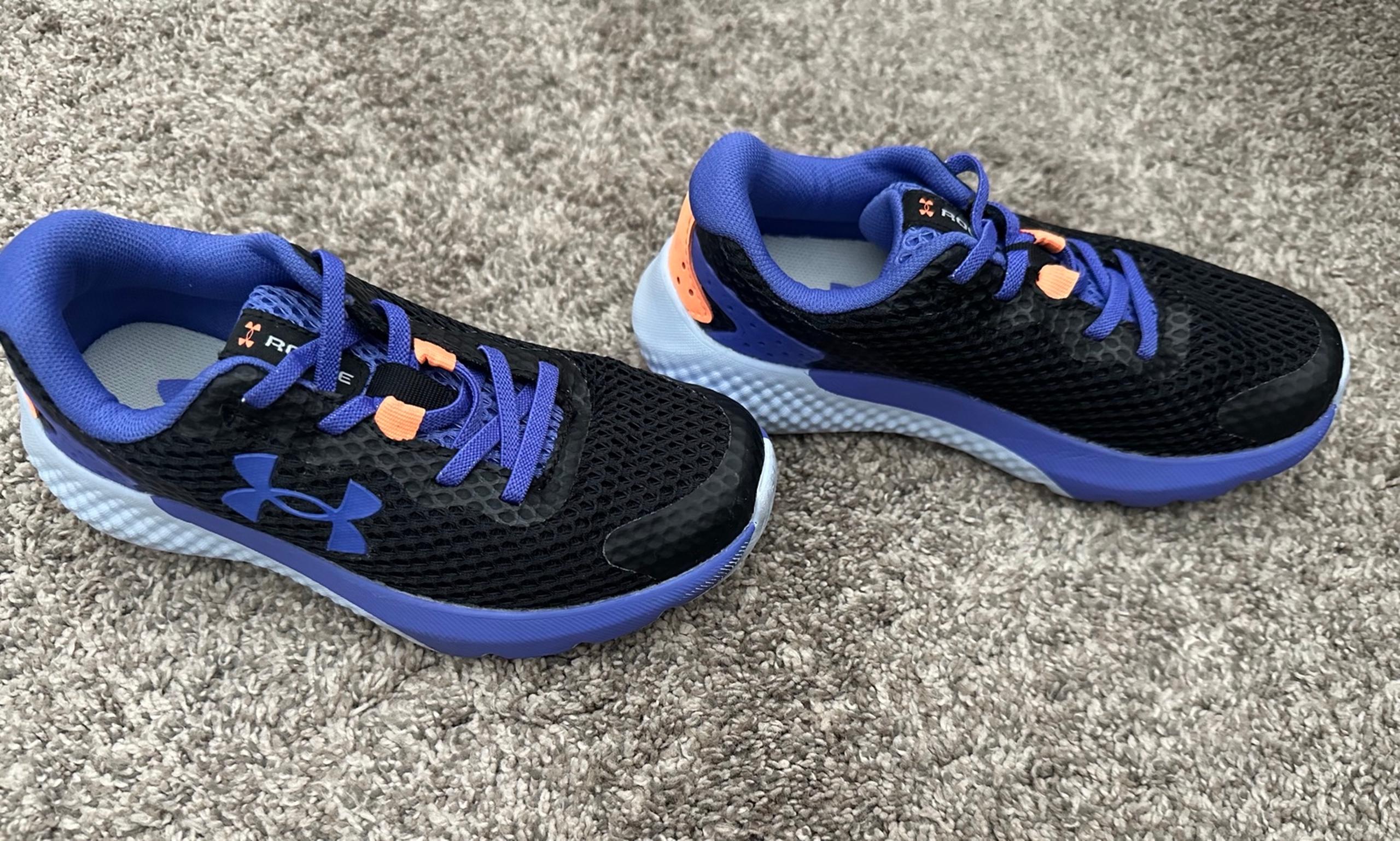 Under Armour Sneakers