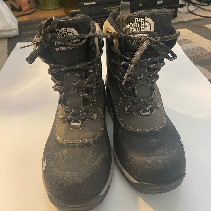 The north face boots women size 8.5