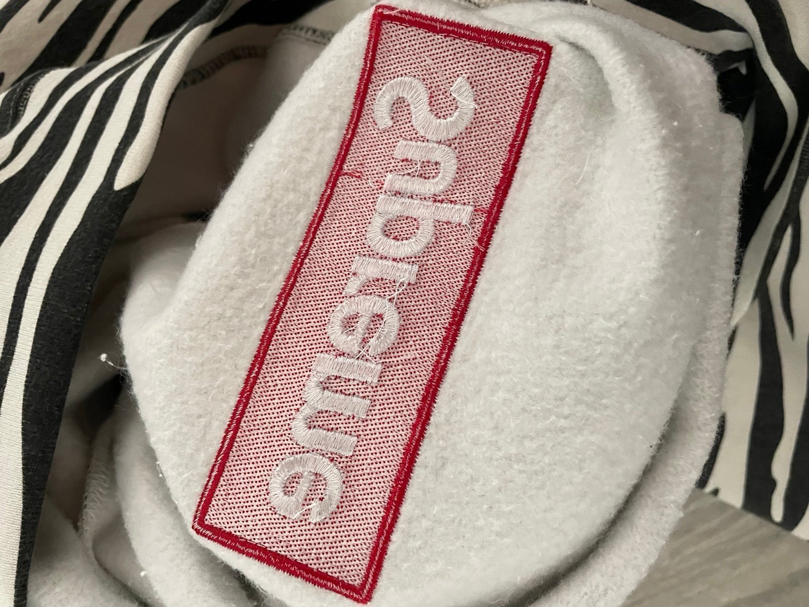 Supreme Box Logo Crewneck FW22 Zebra | Supreme - SLN Official