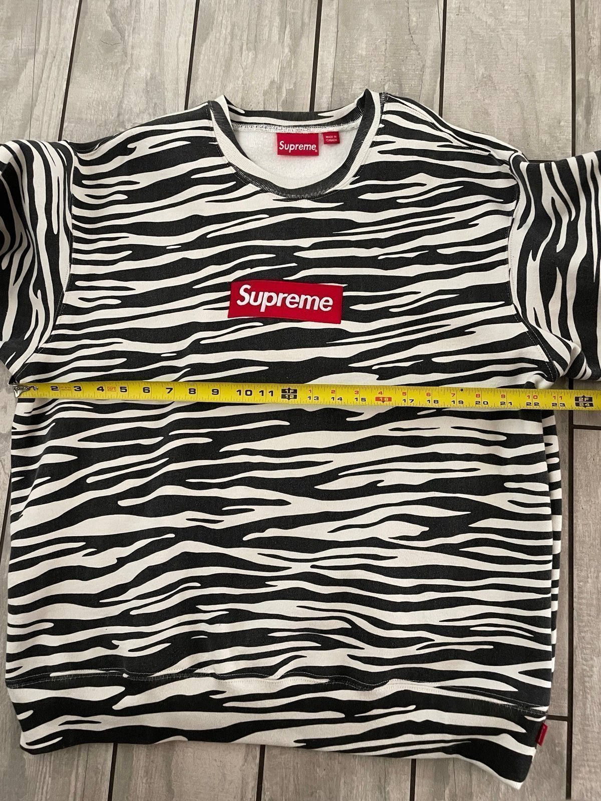 Supreme Box Logo zebra crewneck