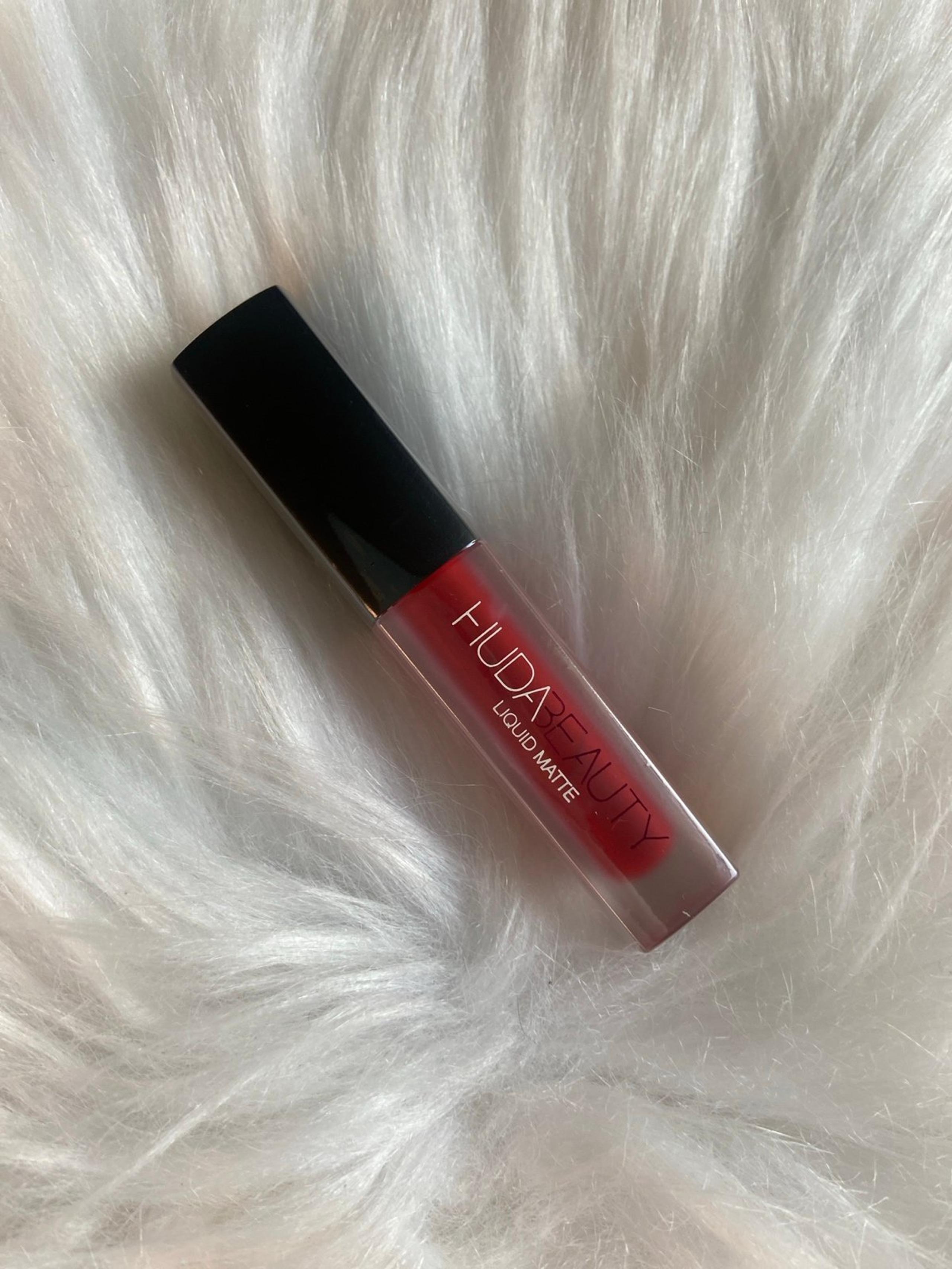 Huda Beauty Mini Red Liquid Matte Lipstick Shade Miss America 1.9ml