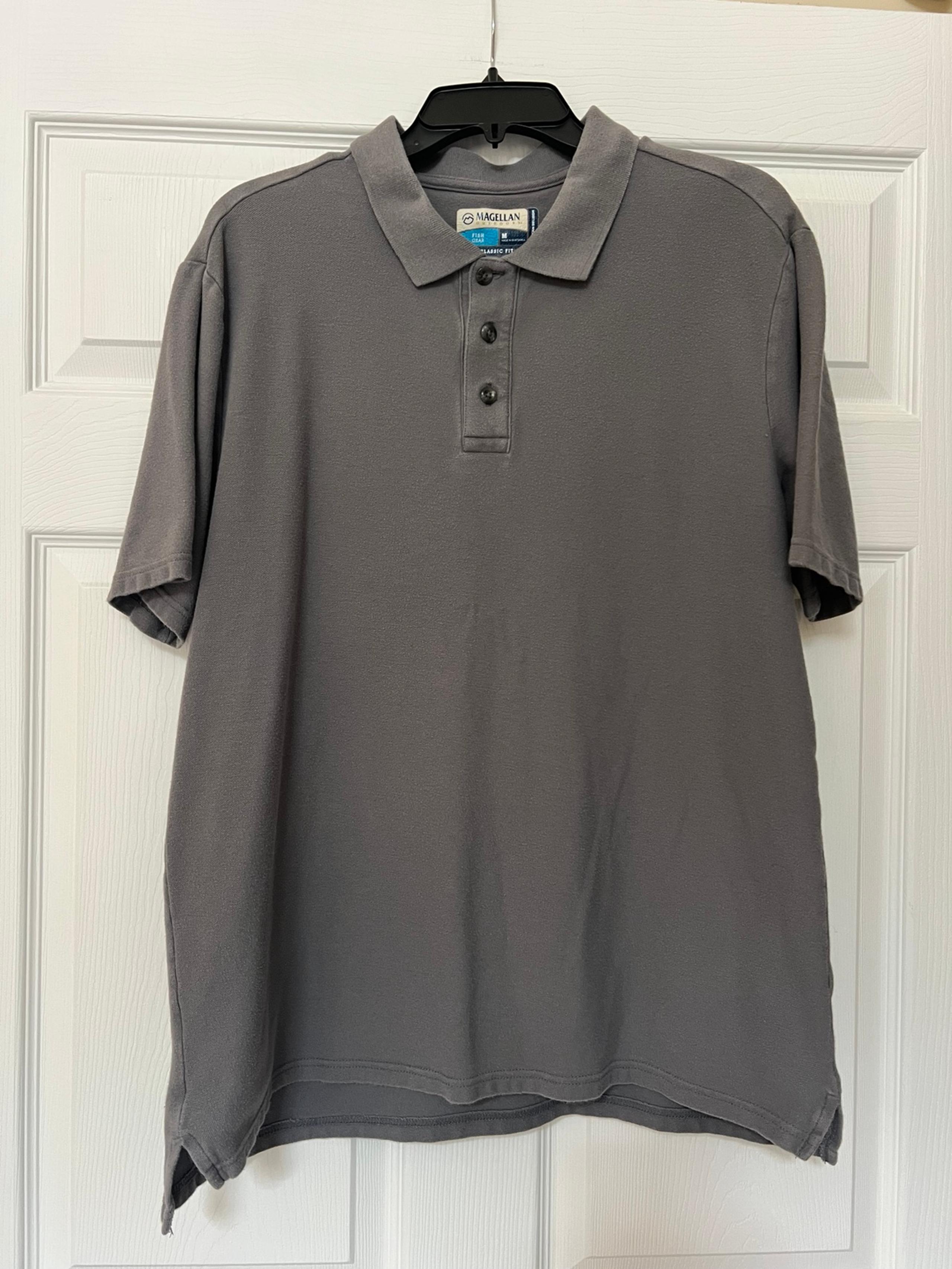 Magellan Outdoors Fish Gear Classic fit size M Moisture Wicking Men’s Polo’ grey