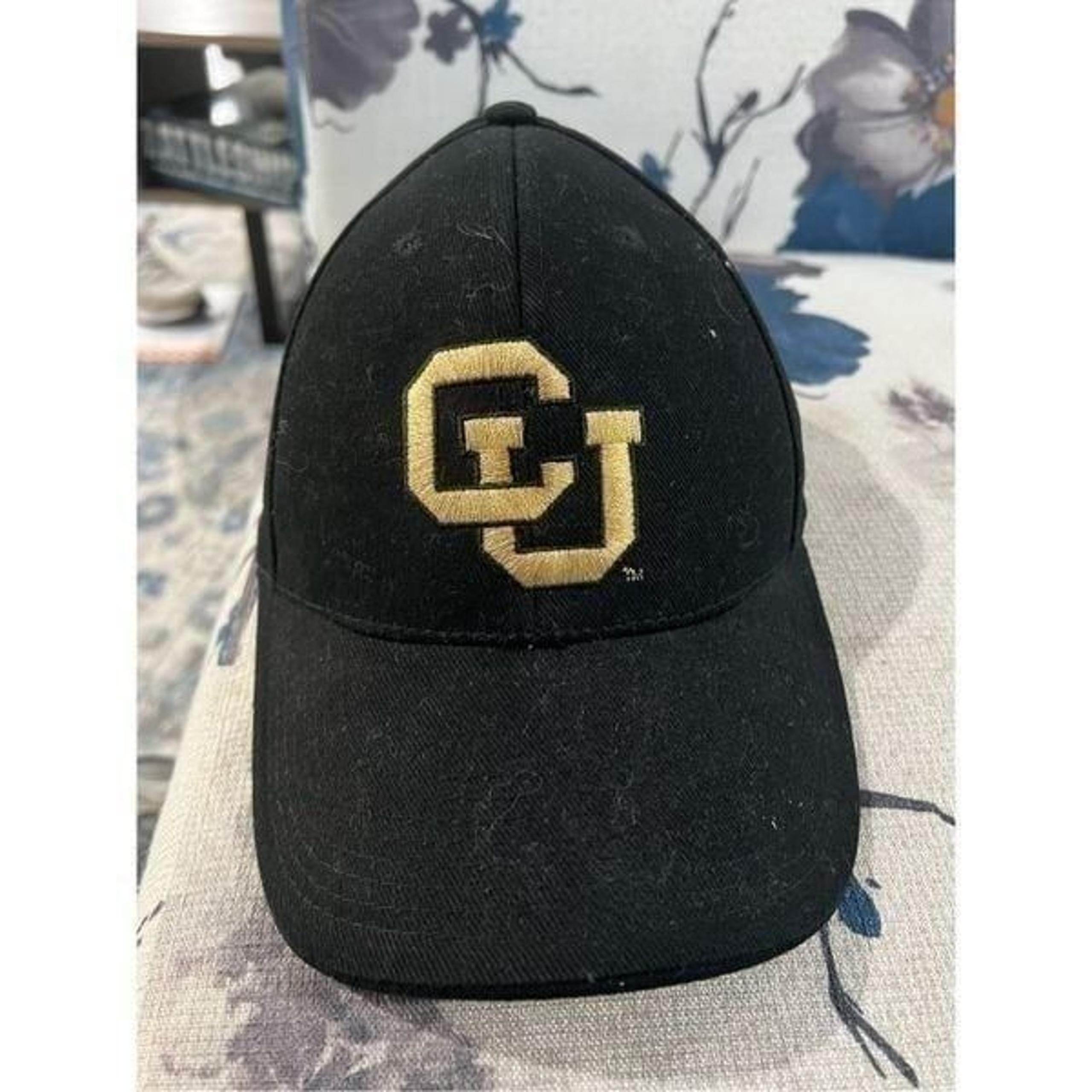 Vintage NCAA SIGNATURE Men's Black Colorado Buffaloes Team Adjustable Hat